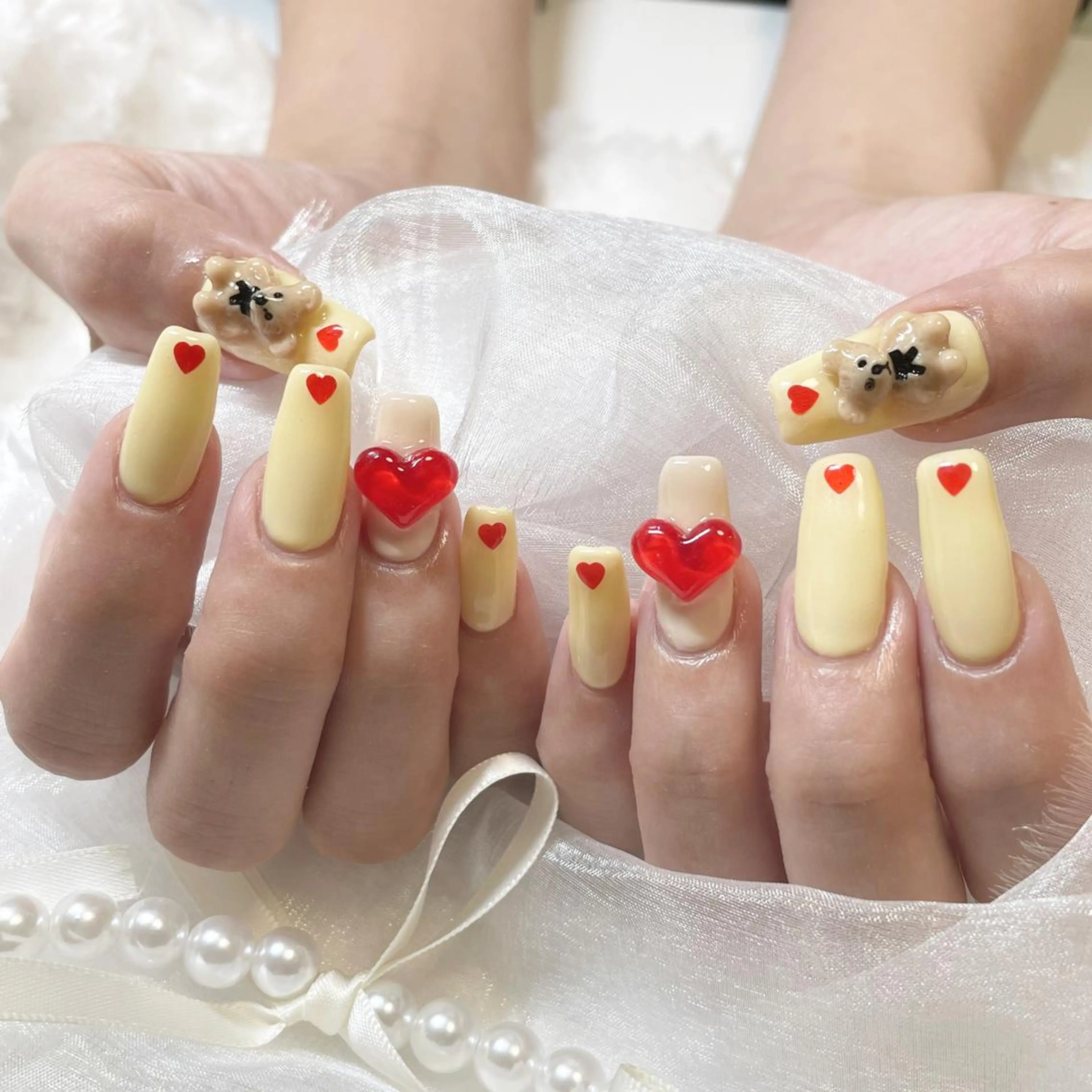 ネイル ジェルネイル 韓国ネイル 持ち込み ワンカラーネイル ワンホンネイル ハンドネイル fiore nail 🦋のネイルデザイン