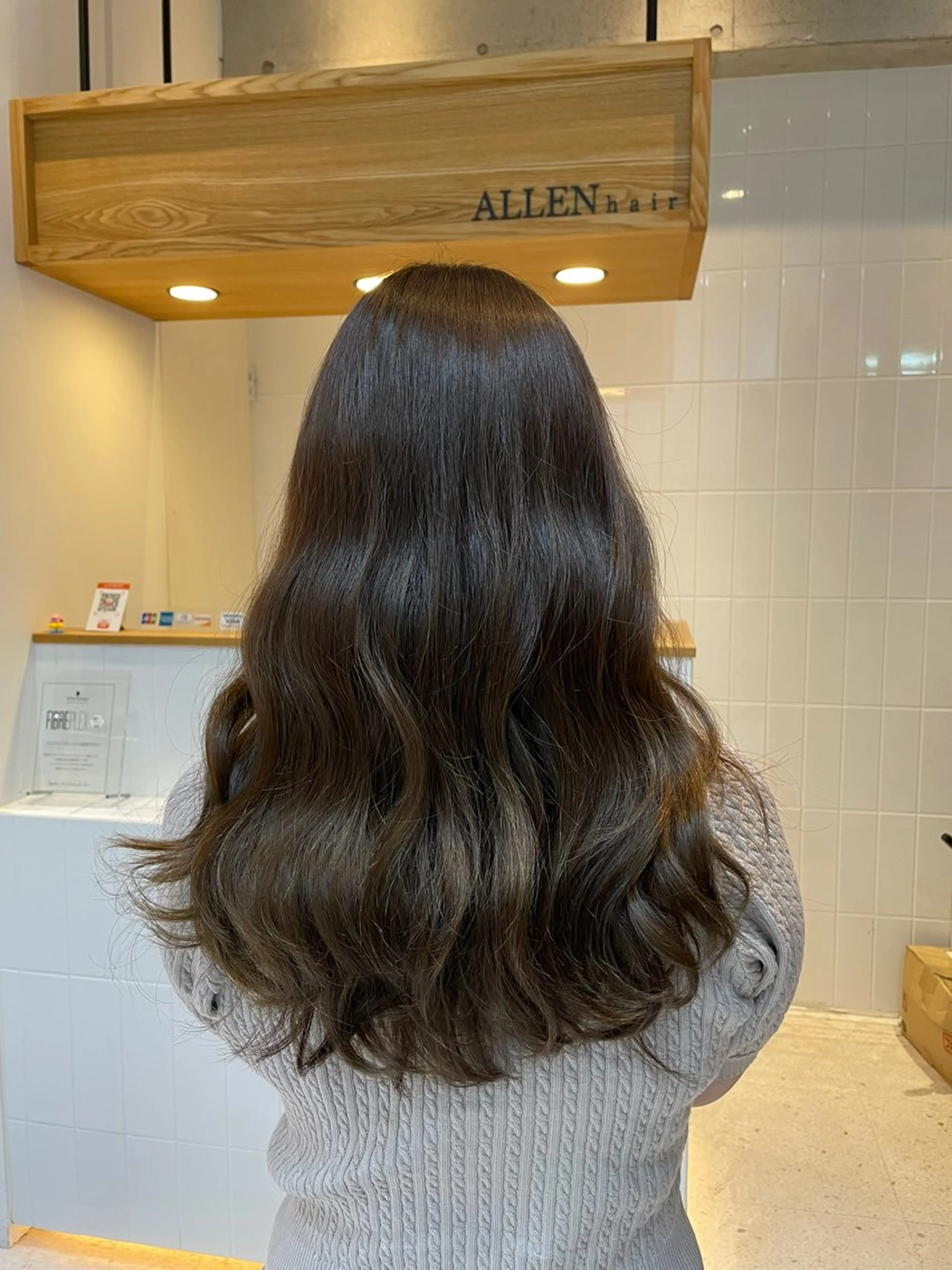 ロング ヘアカラー トリートメント 小島 仁美のヘアスタイル