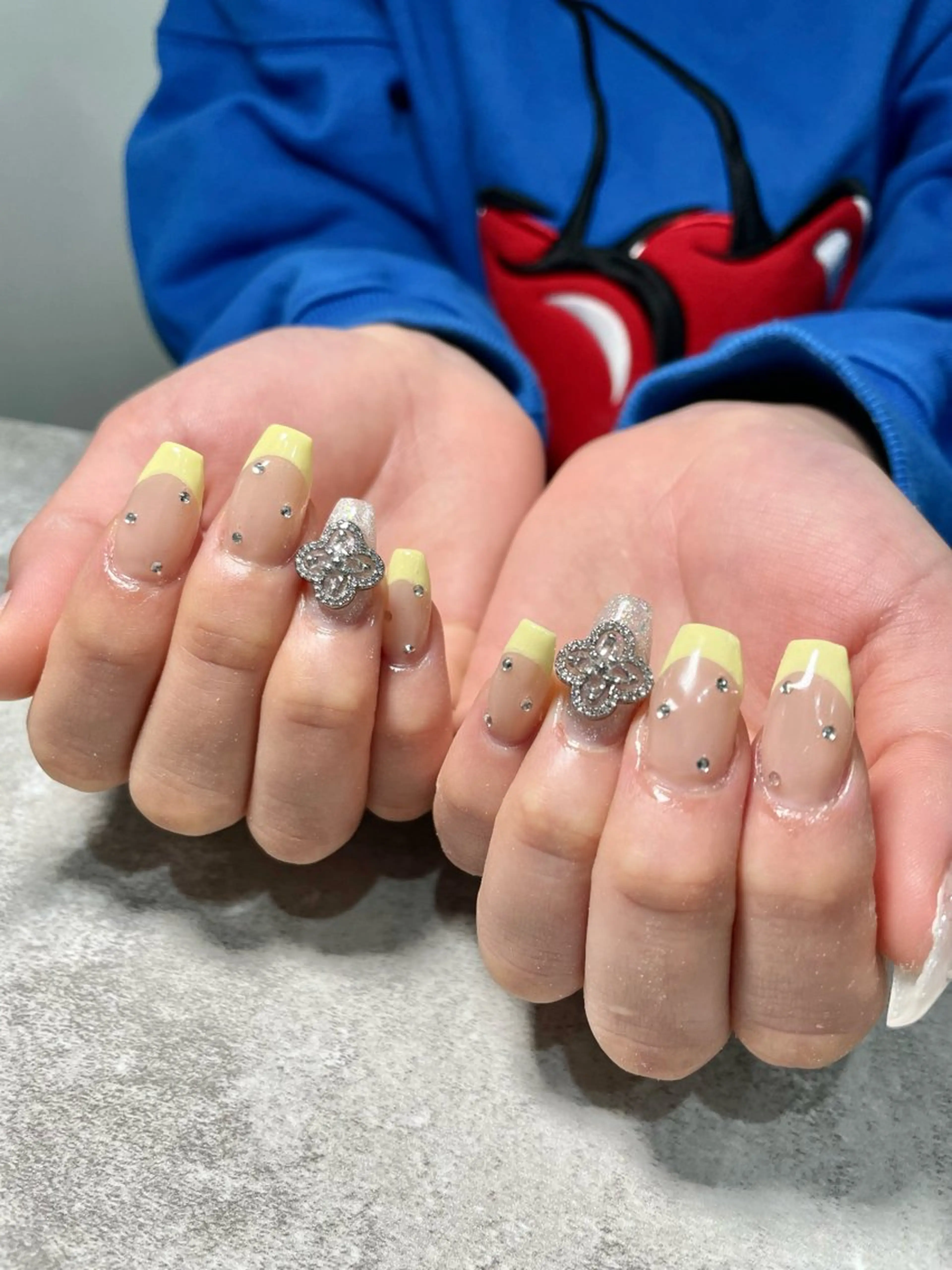 ネイル 持ち込み ハンドネイル Raviliss ♡のネイルデザイン