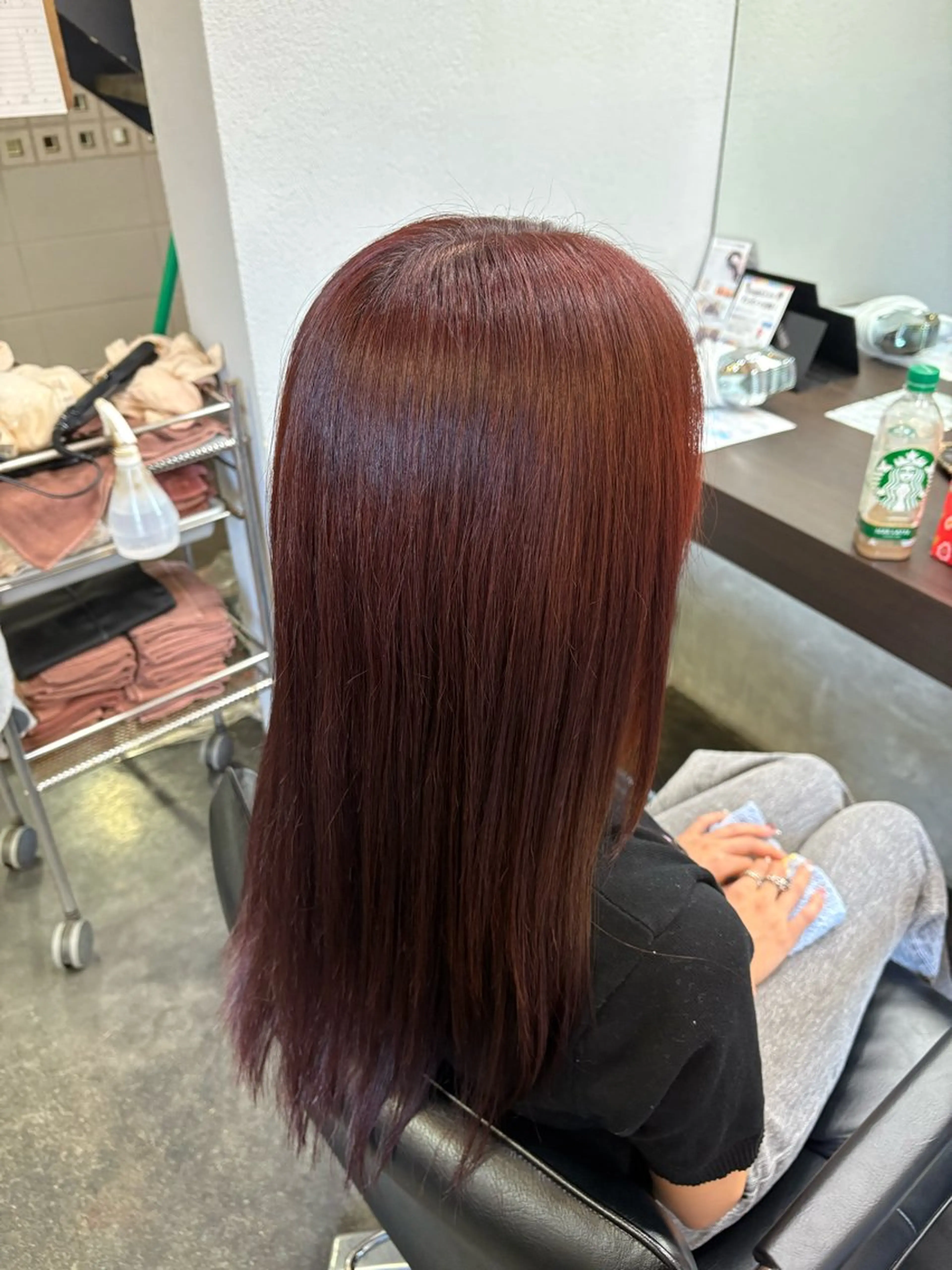 ロング カラー レッドカラー 奥山 和奏のヘアスタイル