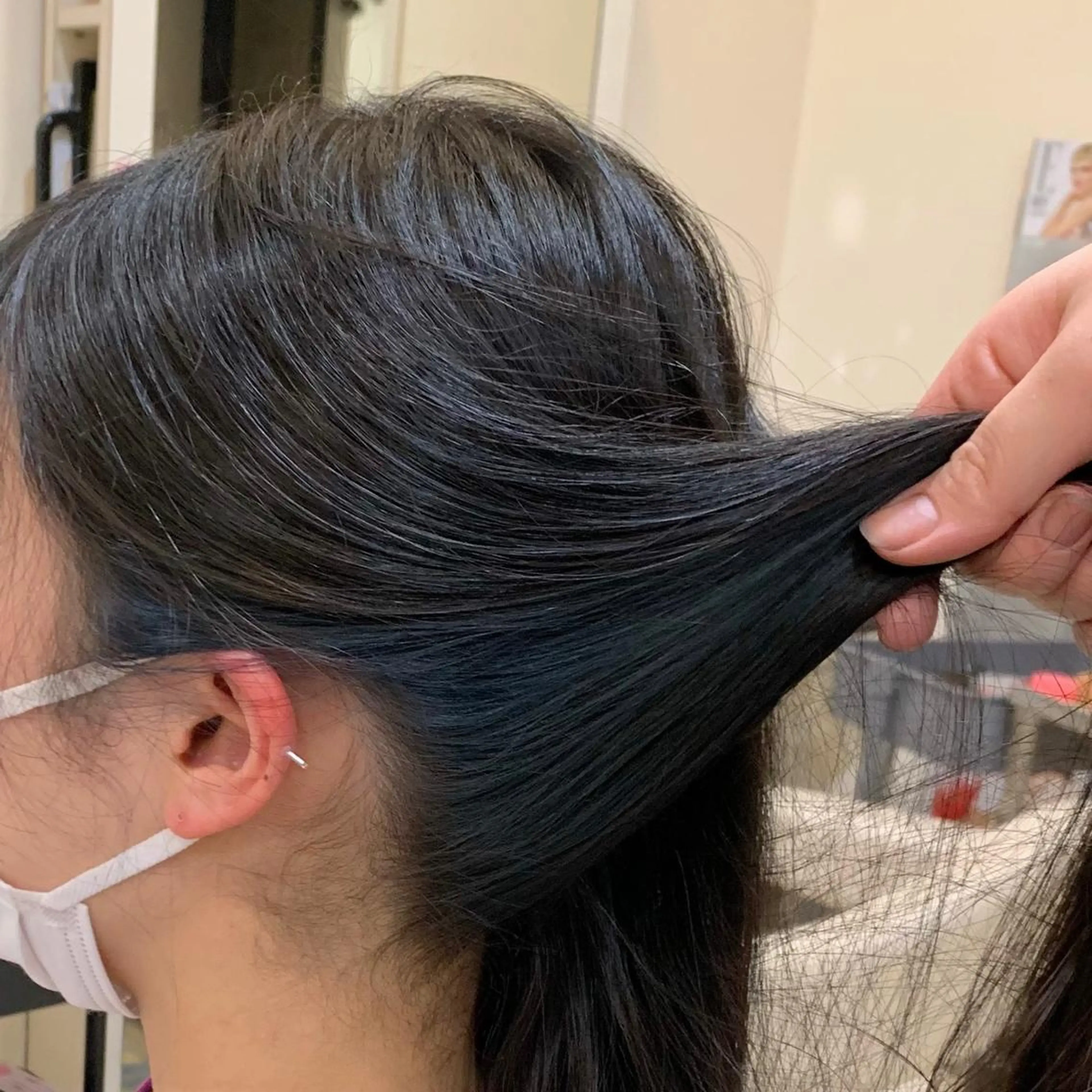 ロング カラー ブリーチ イヤリングカラー nakano amiのヘアスタイル