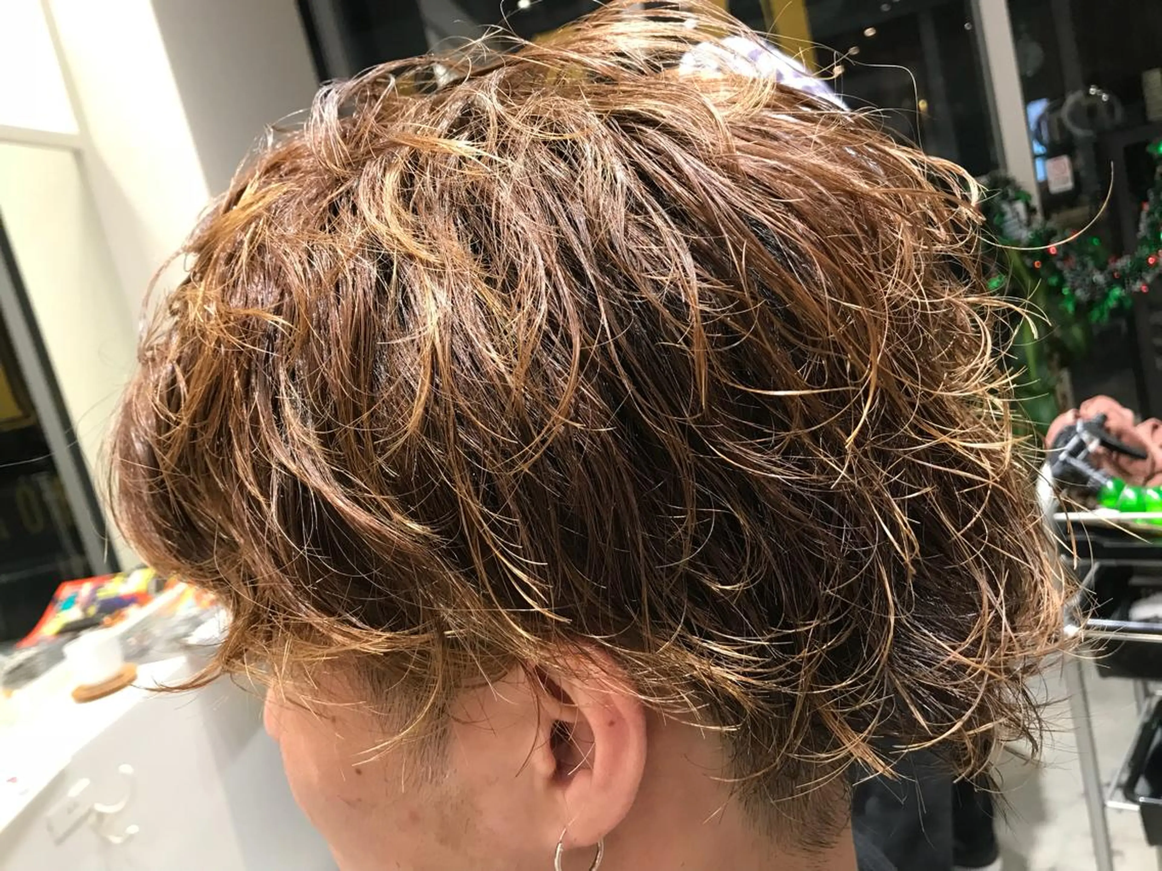 ショート カラー パーマ メンズ メンズブリーチ メンズパーマ ブリーチ トリートメント 久保亮太 /大人ショートのヘアスタイル