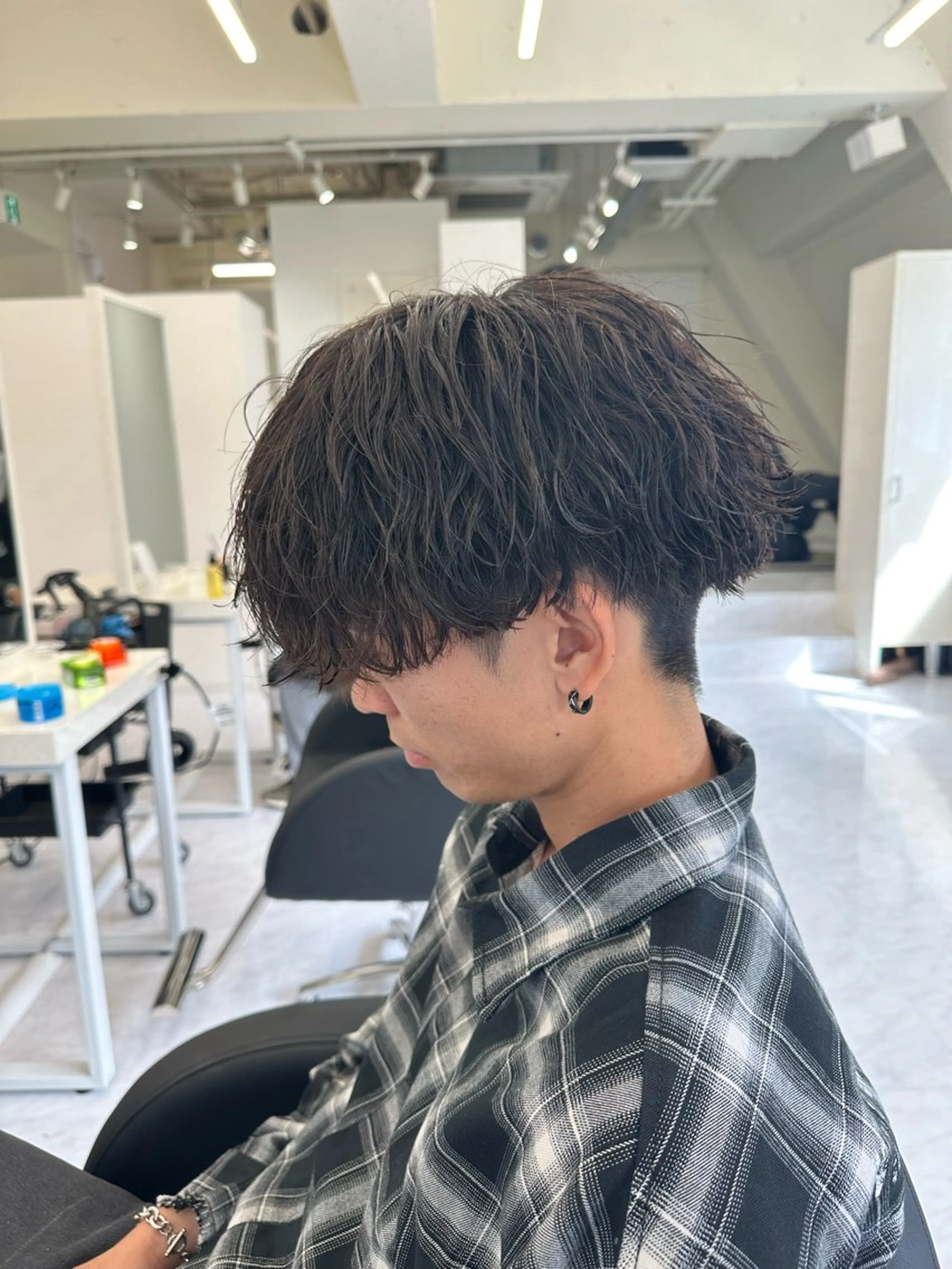 パーマ メンズ メンズパーマ 波巻きパーマ スパイラルパーマ 岡部 琉斗のヘアスタイル