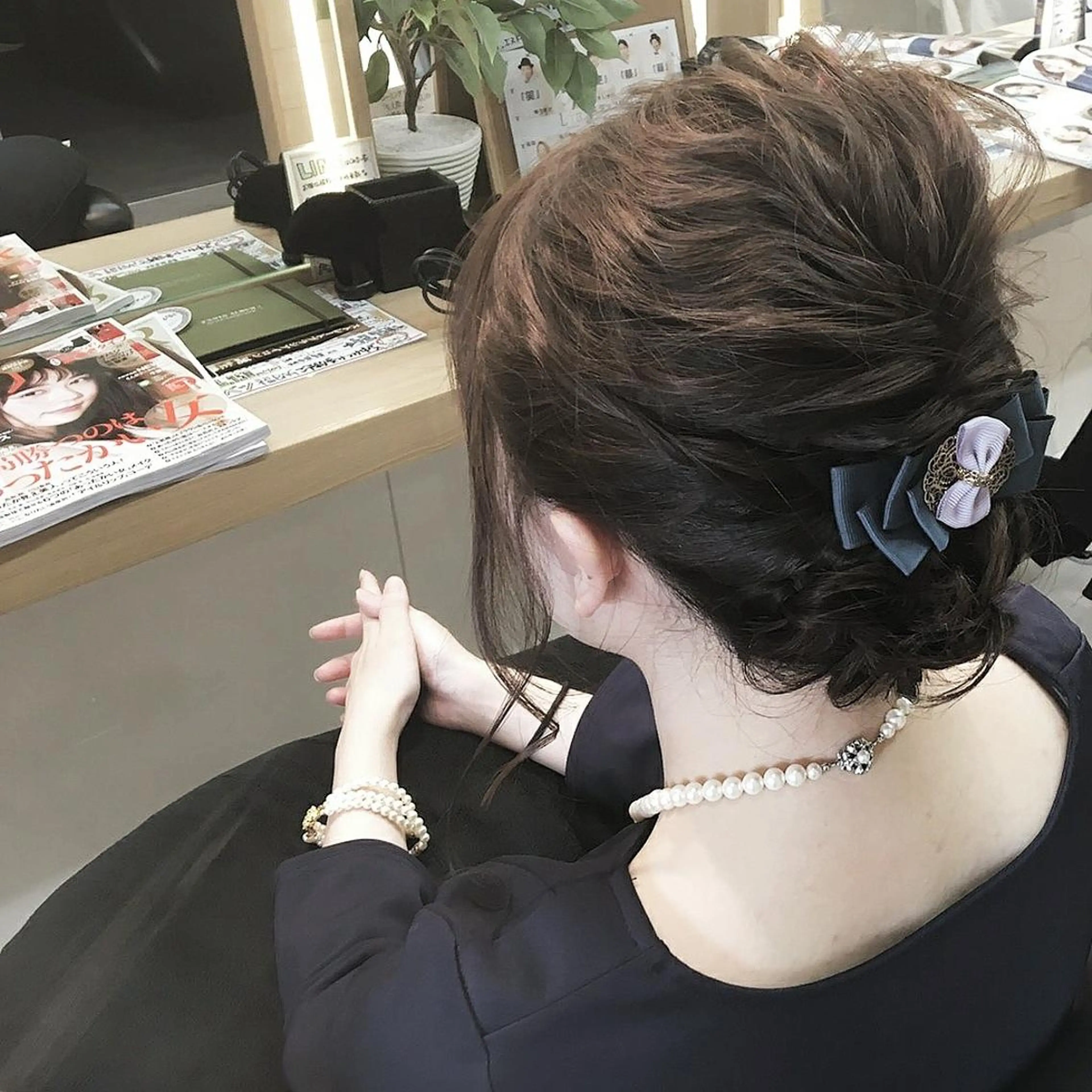 セミロング ヘアアレンジ 透明感ハイライト◎ 伊藤夏海のヘアスタイル