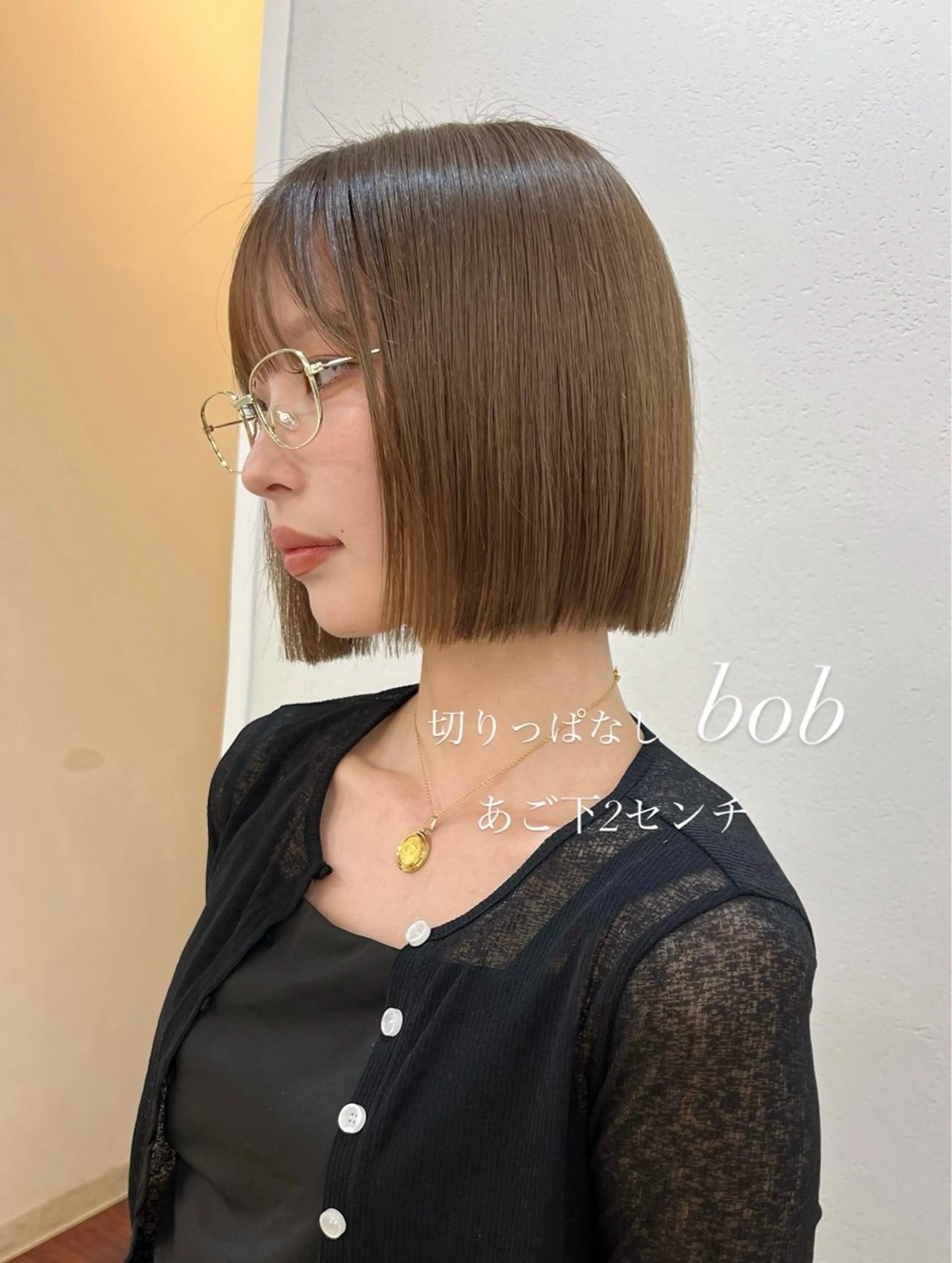 ショート ボブカット 透明感カラー縮毛矯正のヘアスタイル