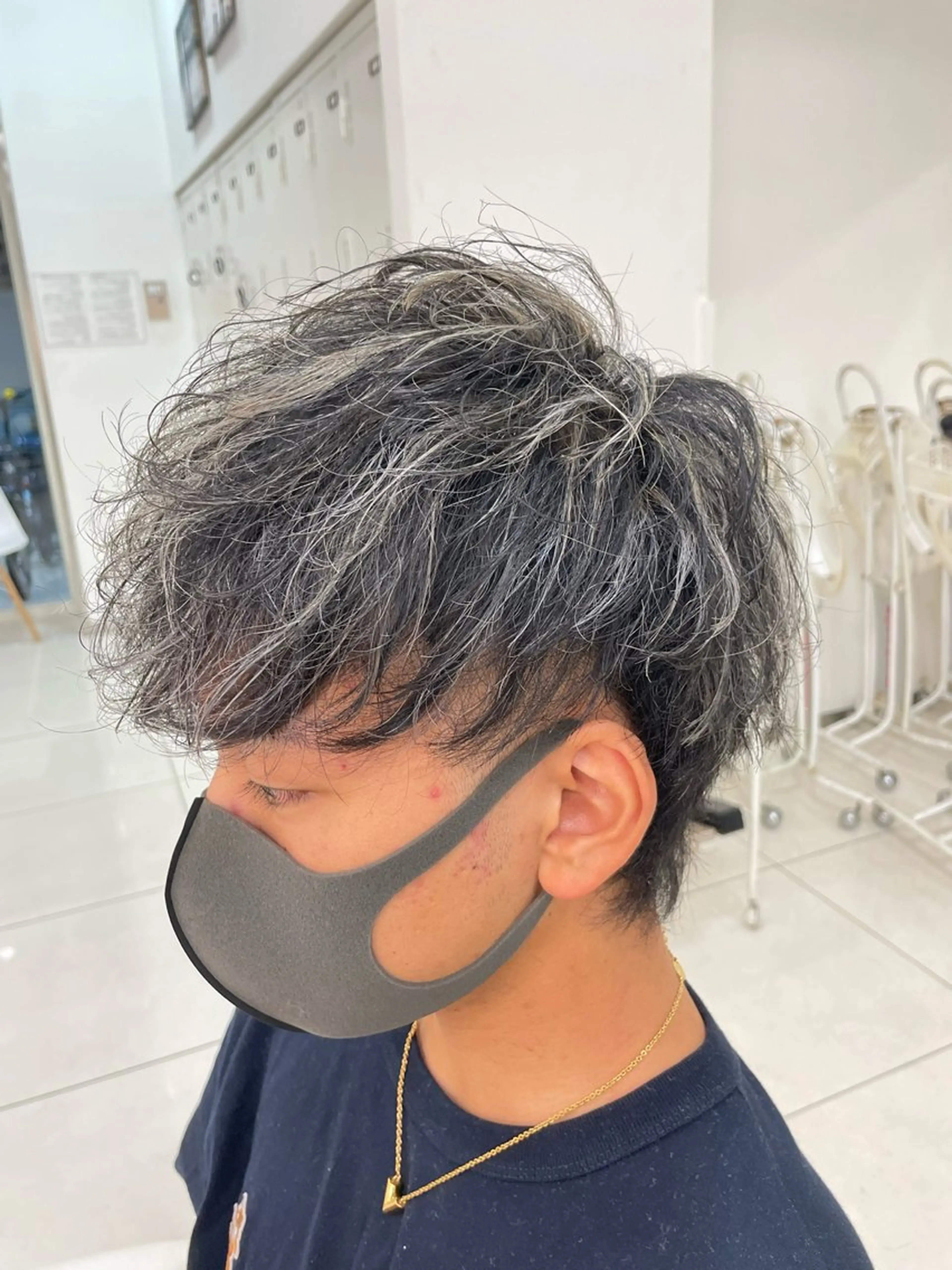 カラー メンズ メンズメッシュ メッシュ 伊佐 愛のヘアスタイル