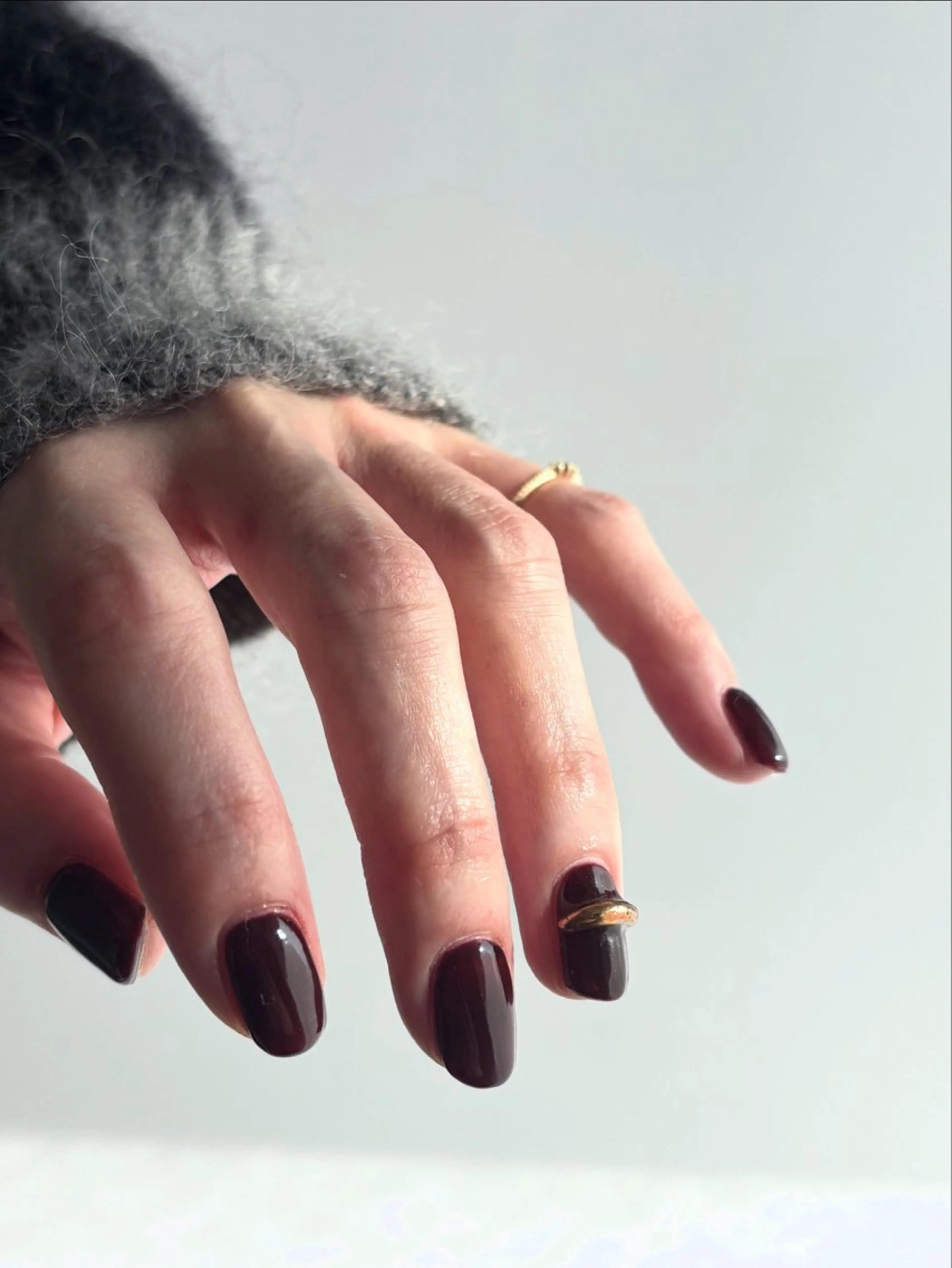 ネイル ボルドー ゴールド ハンドネイル Elio所属・Elio 国泰寺のネイルデザイン