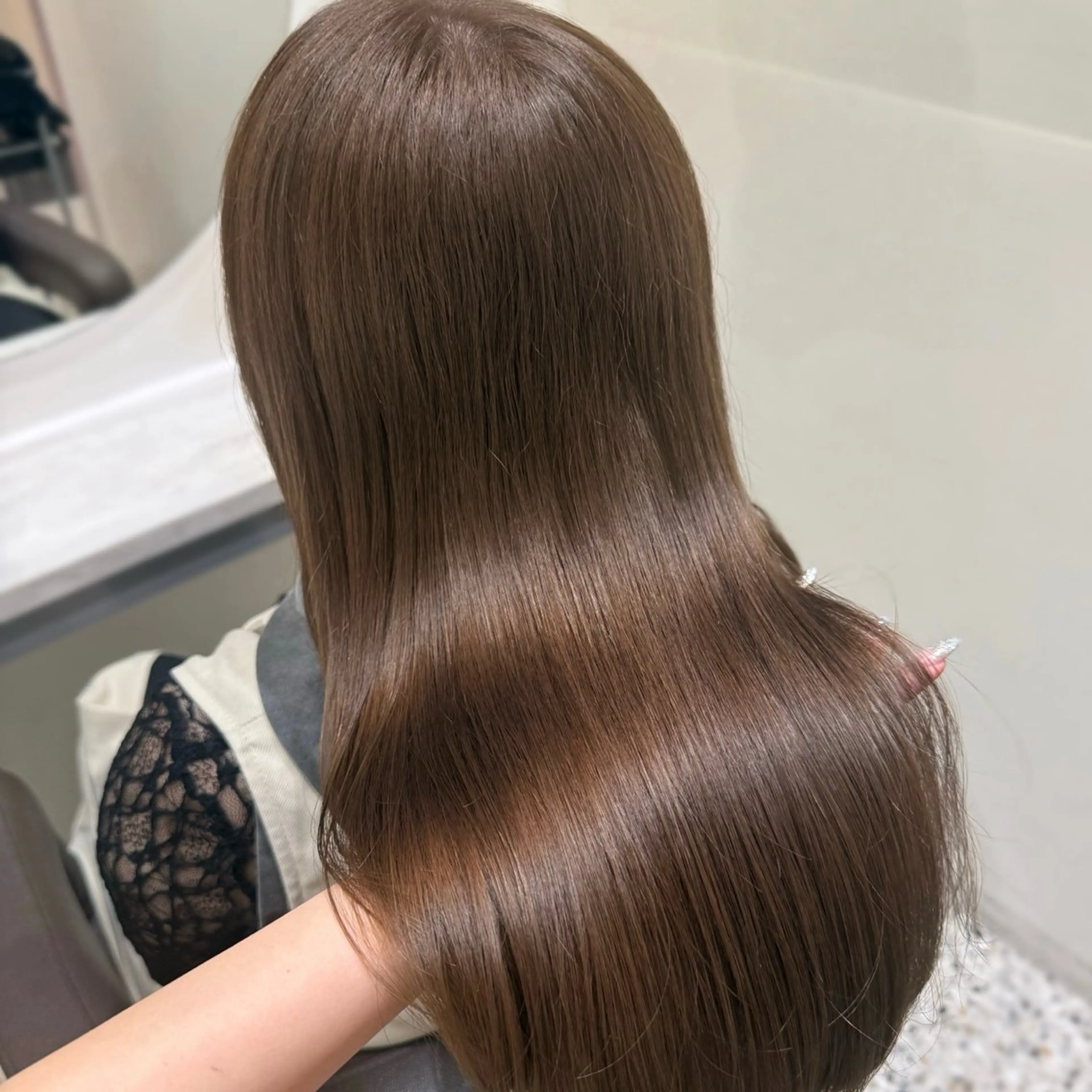 ロング カラー ブリーチ ブラウンカラー ケアカラー カット ヘアカラー トリートメント モテ韓国ヘア/ レイヤー🤍RIKAのヘアスタイル