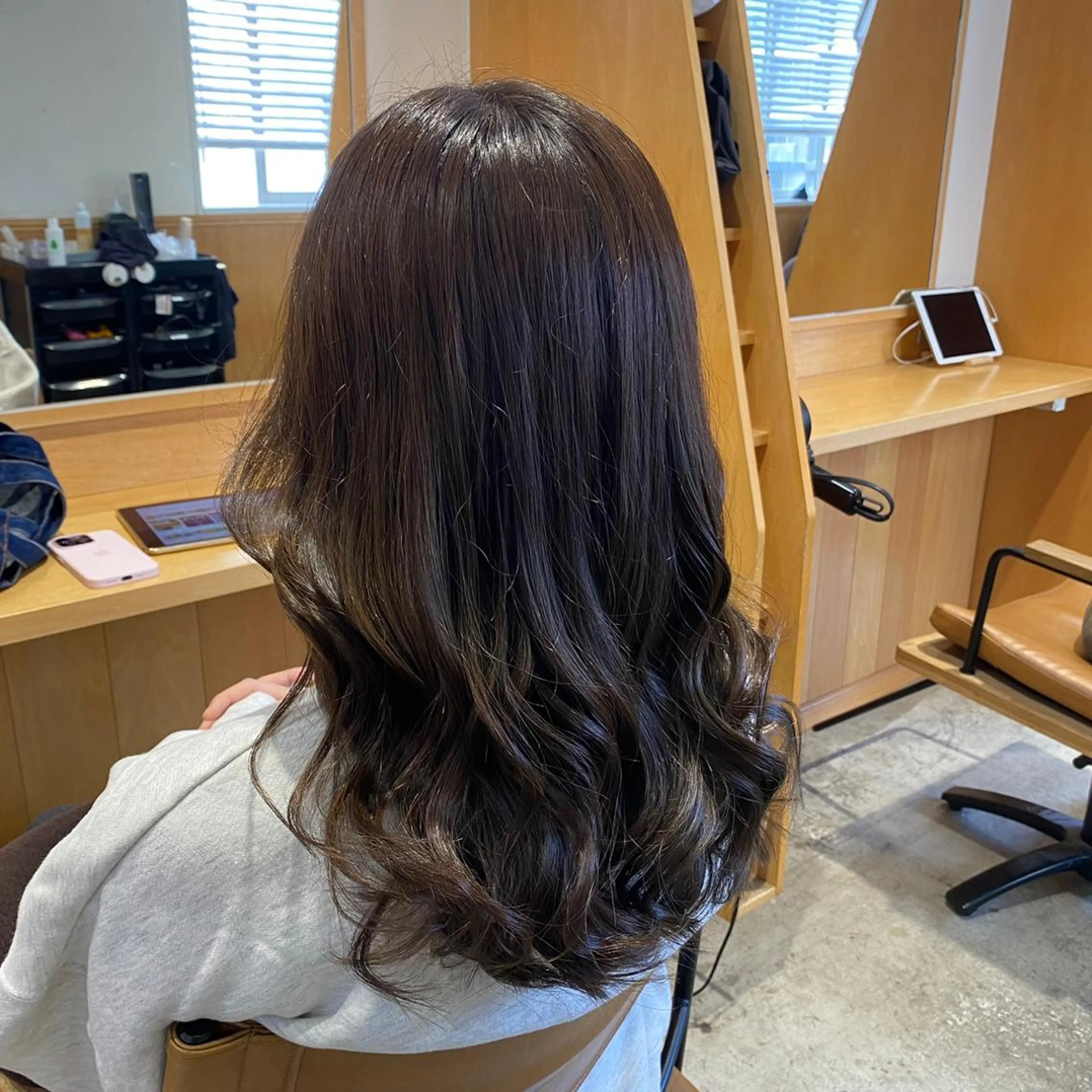ミディアム [Amphi Tokyo]宮原のヘアスタイル
