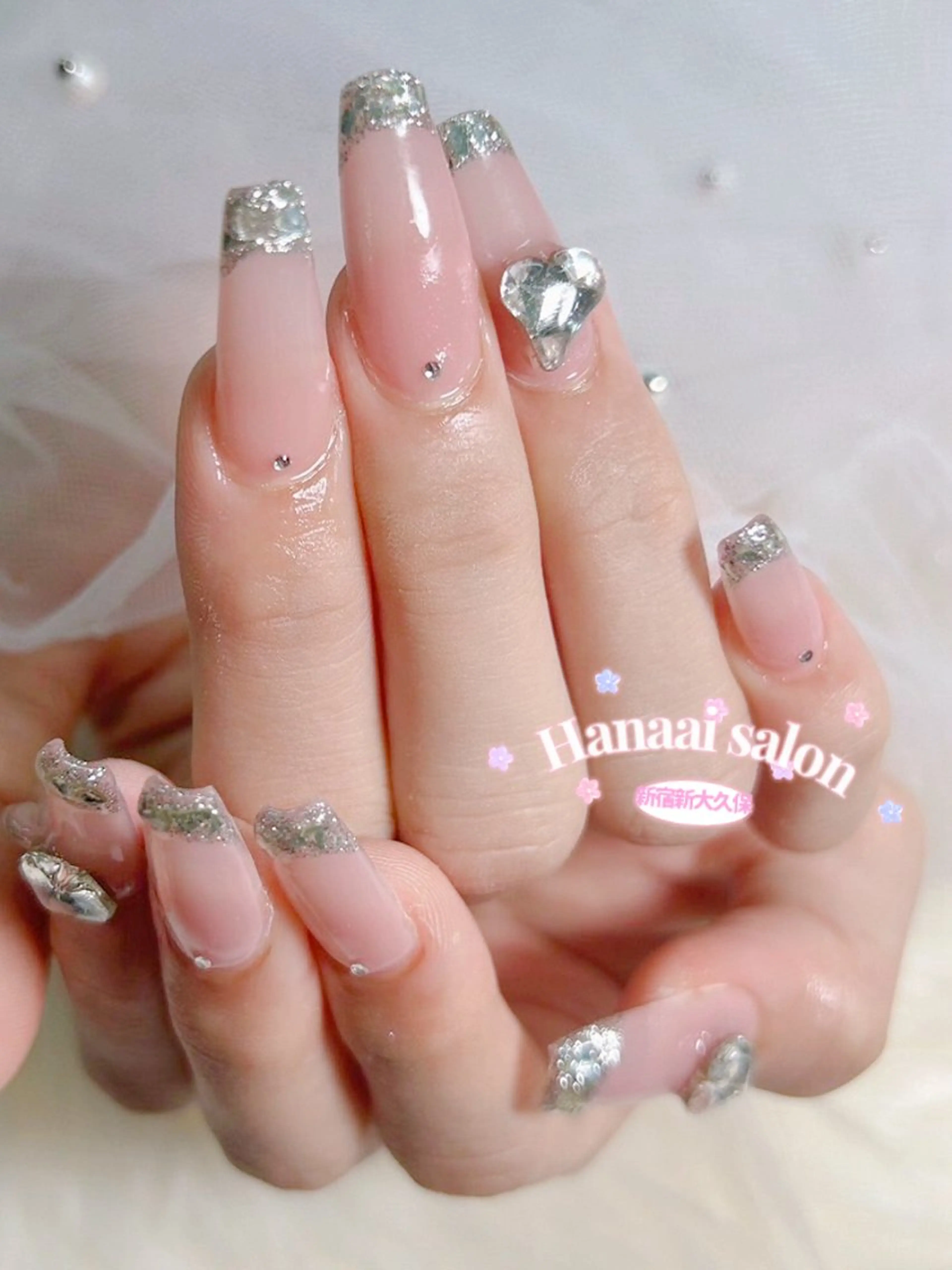 ミディアム ハンドネイル Hanaai Salon新大久保店のネイルデザイン