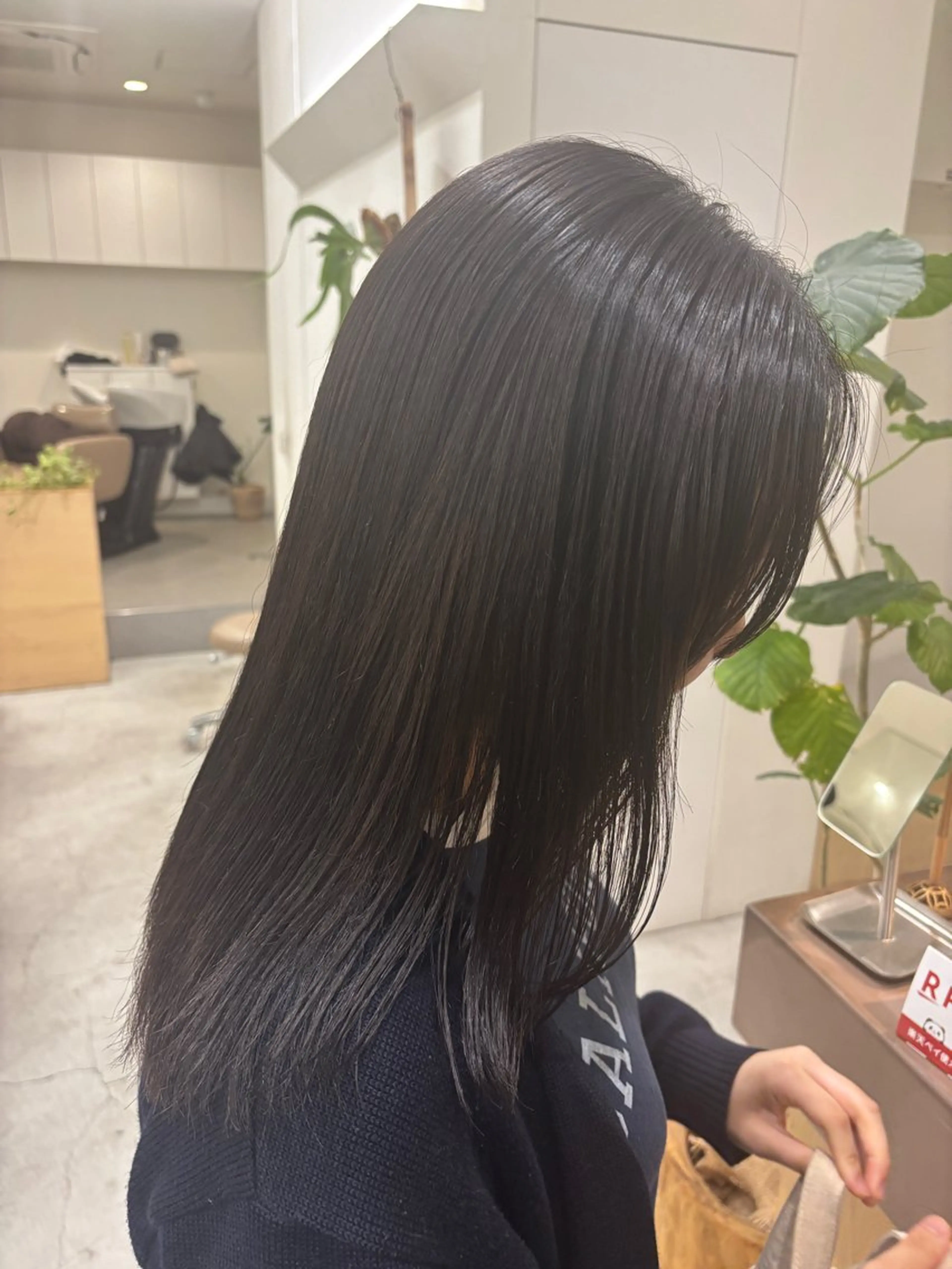 ミディアム カラー rion🪽 /ワンカラーのヘアスタイル