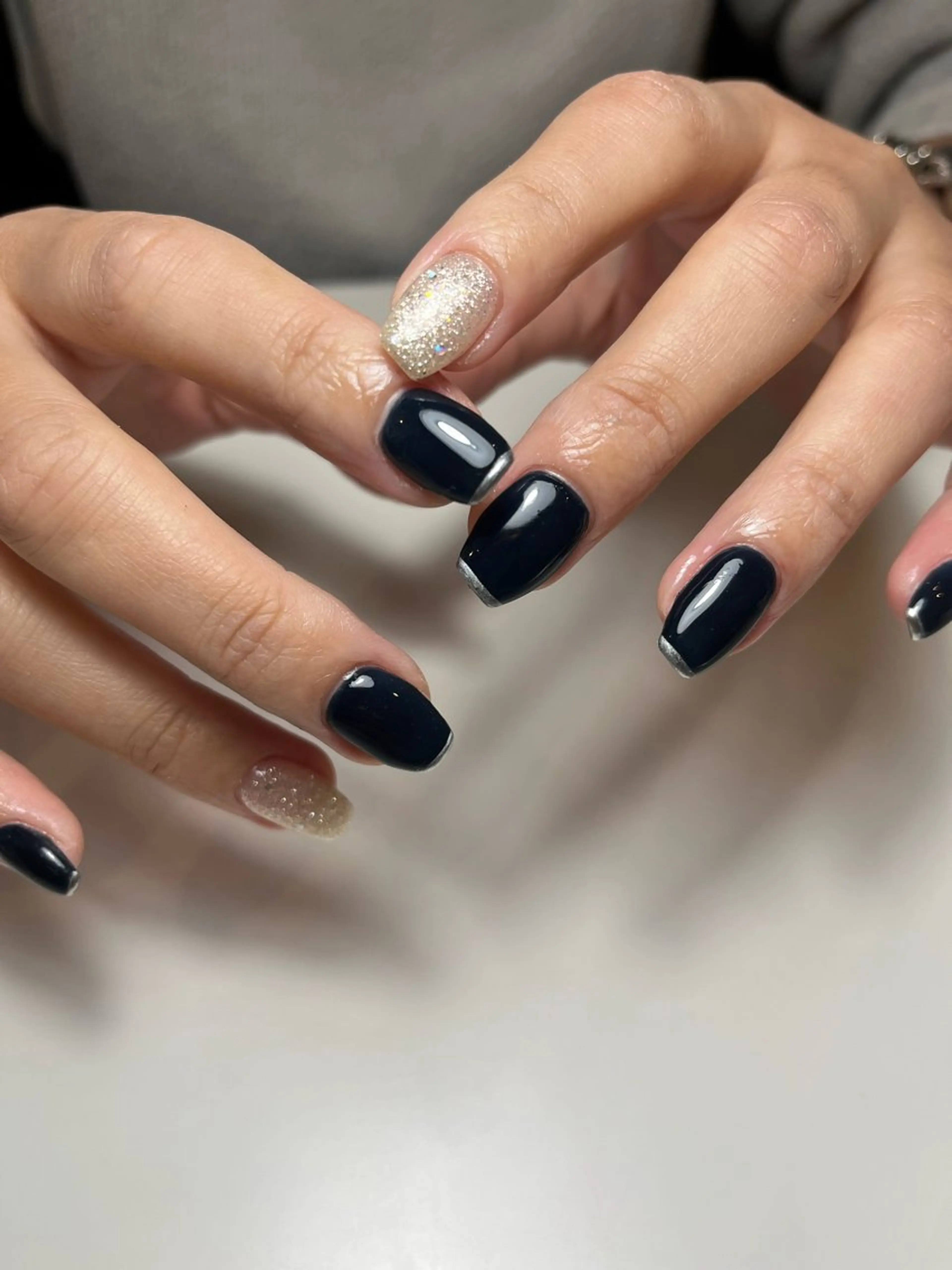 ネイル フレンチネイル ラメ(グリッター) ネイビー シルバー ハンドネイル ballie／小野原 なつみのネイルデザイン