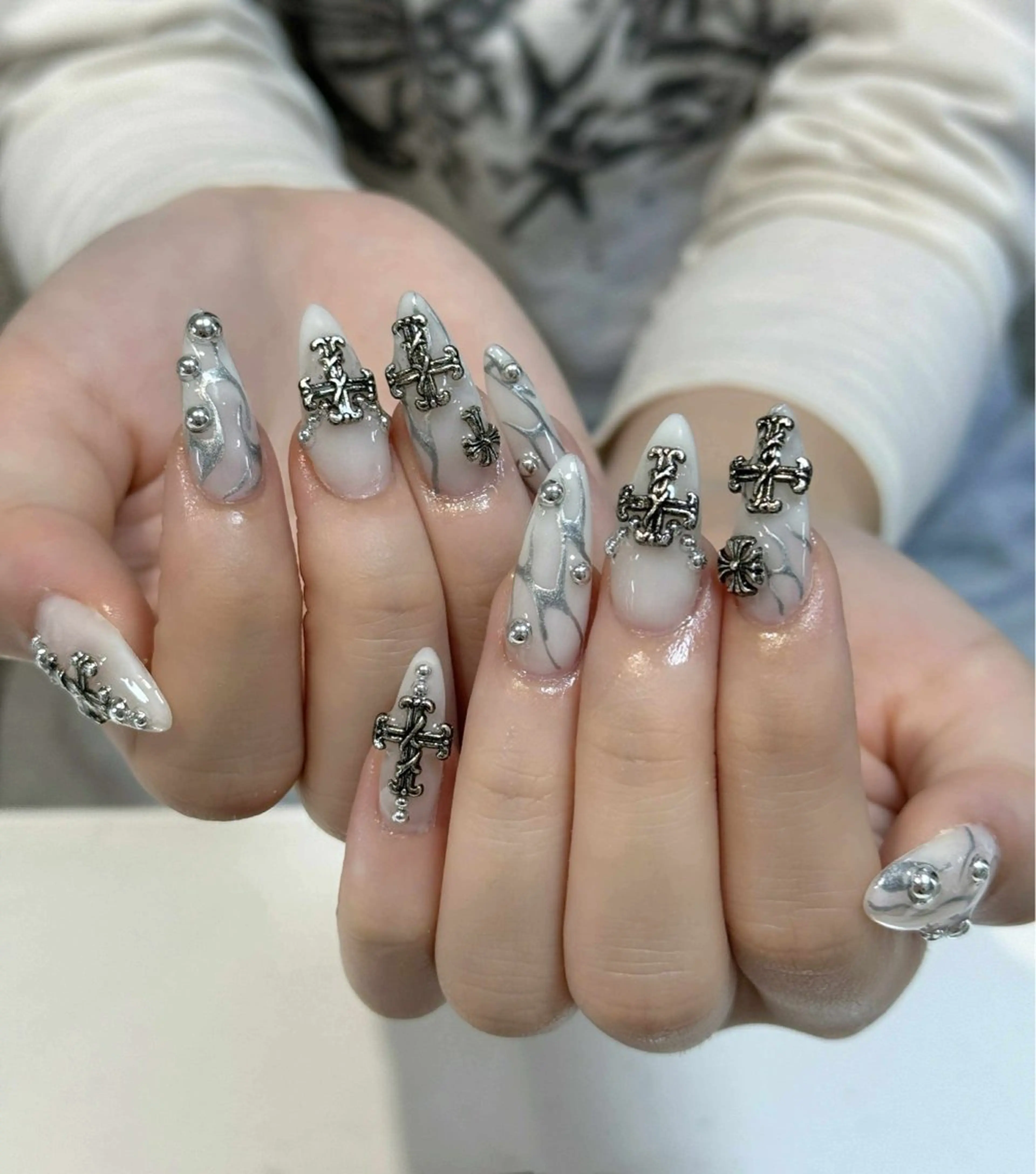 ネイル フレンチネイル ジェルネイル キラキラネイル 韓国ネイル レース ハンドネイル Julli nail studio所属・Julli NailStudioのネイルデザイン