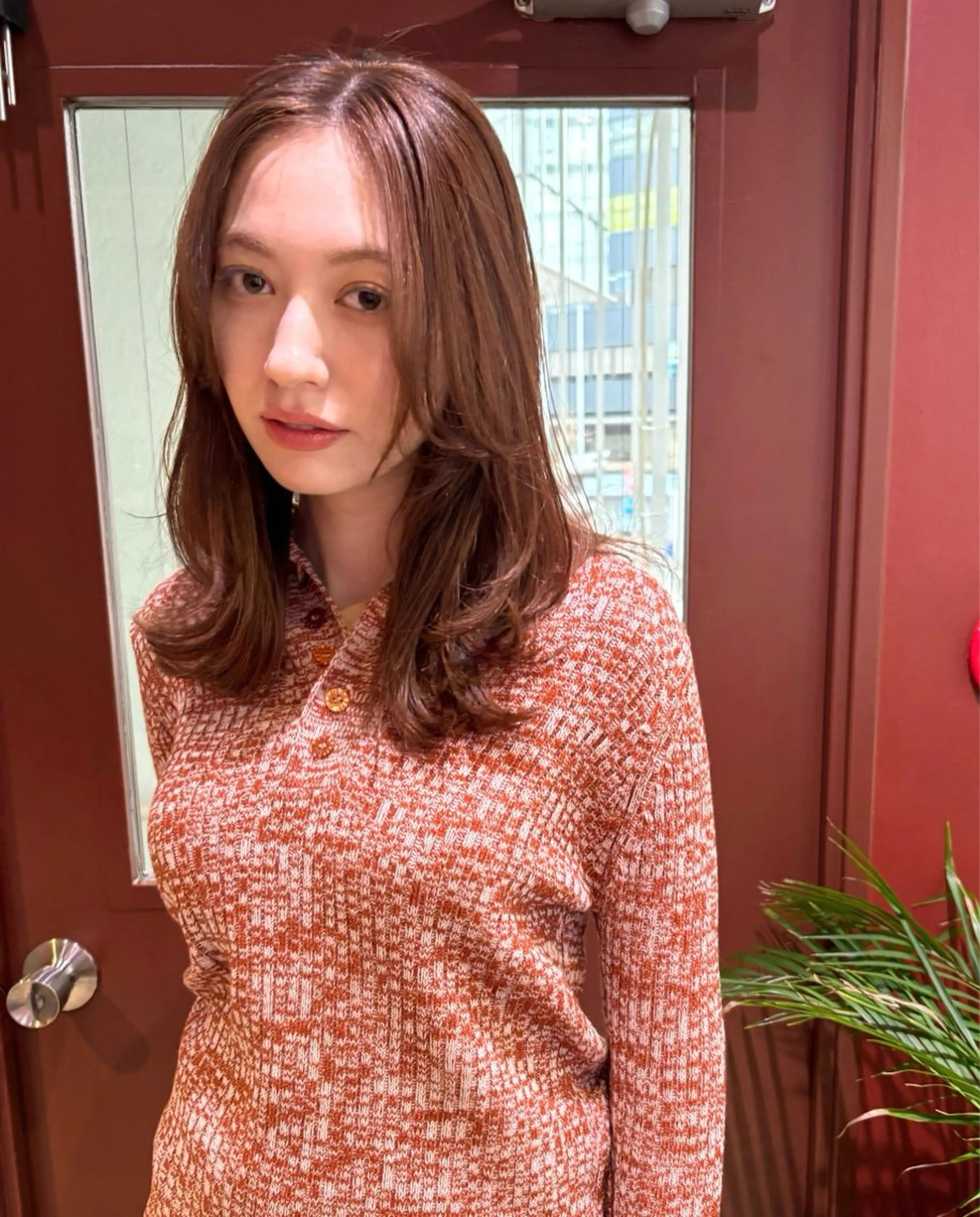 ミディアム オレンジブラウン レイヤーカット LOREN＋透明感 オリーブhirokoのヘアスタイル