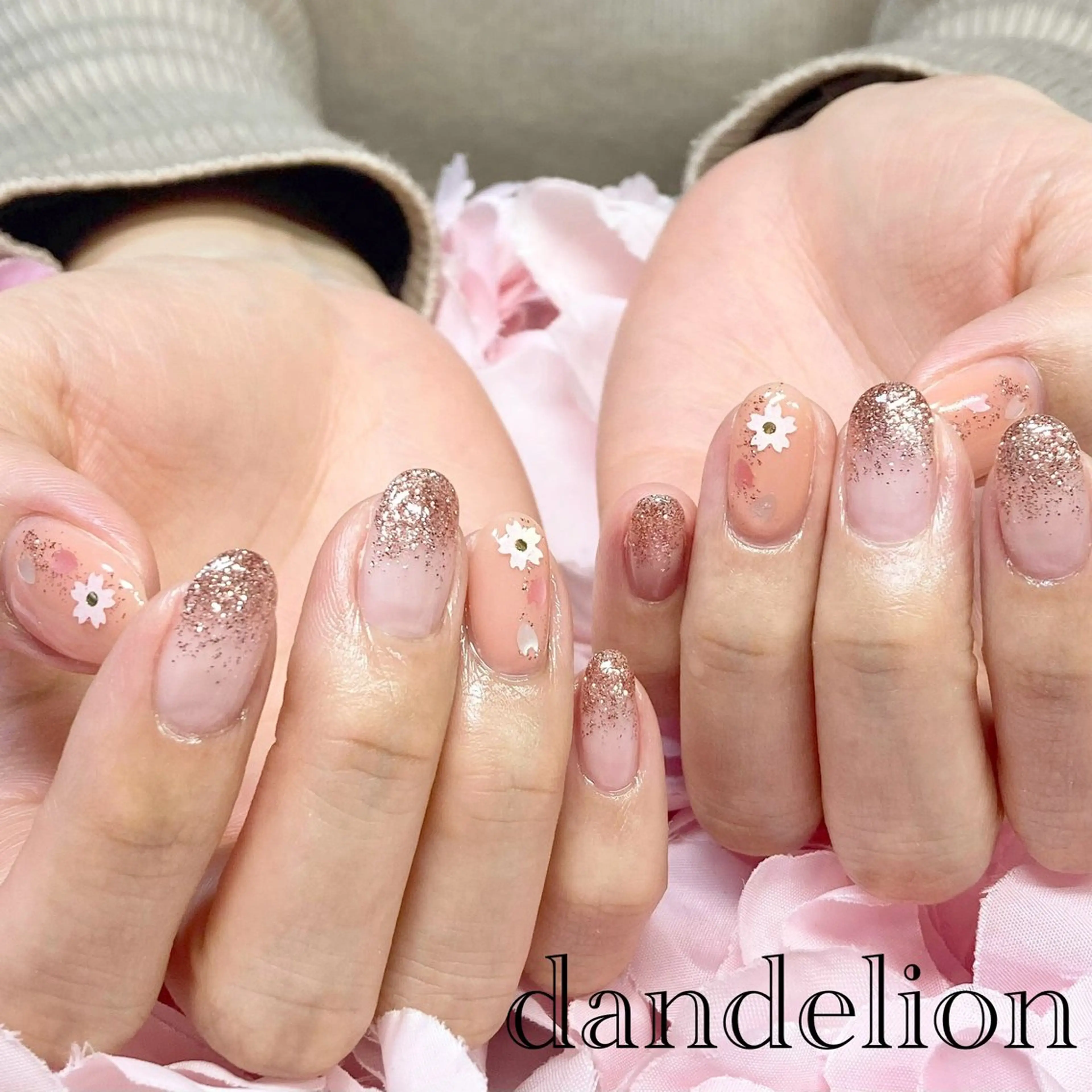 ネイル ハンドネイル ハンドケア dandelion ダンデライオンのネイルデザイン