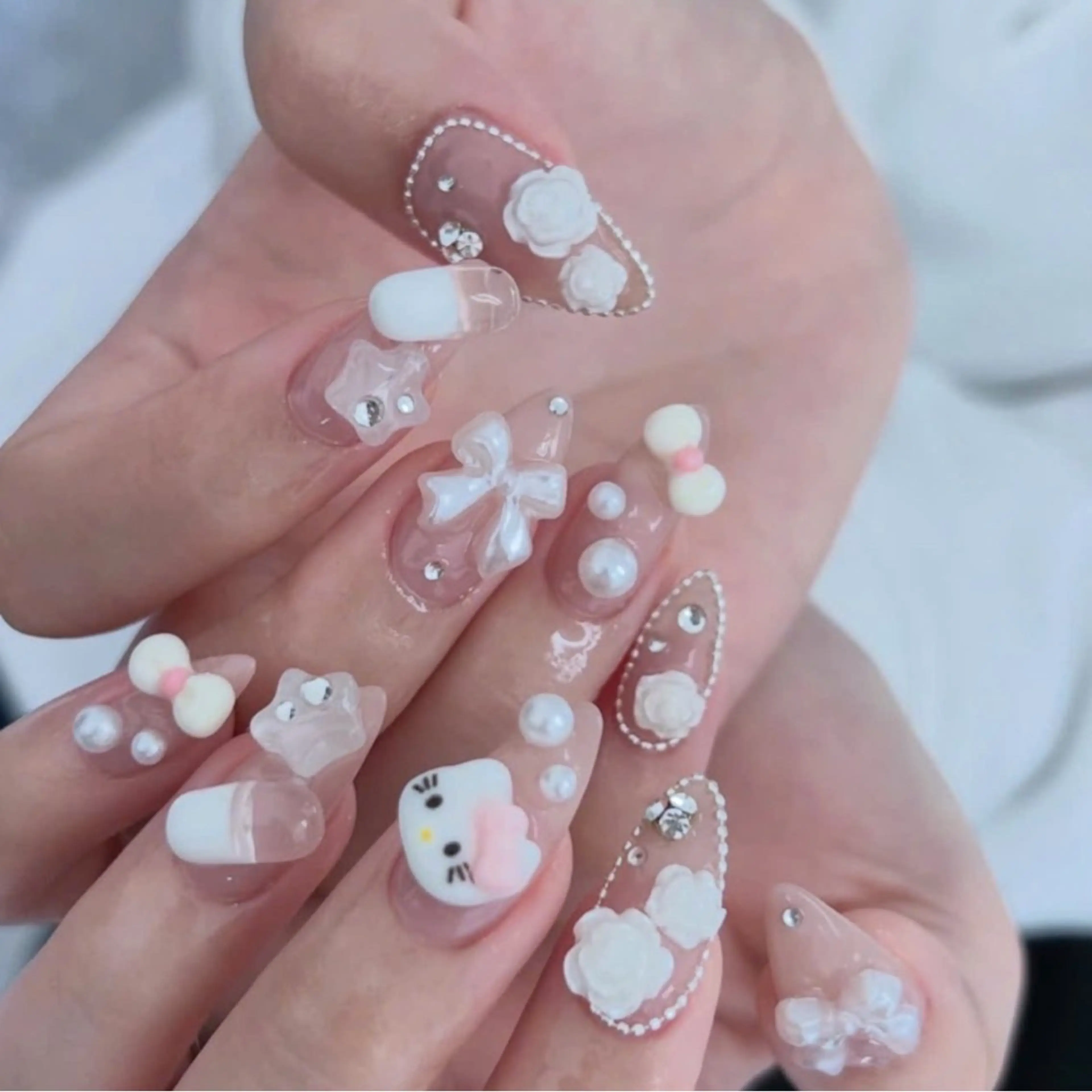 ネイル フレンチネイル キラキラネイル マグネットネイル ミラーネイル ニュアンスネイル ハンドネイル Lyn TA Nailのネイルデザイン
