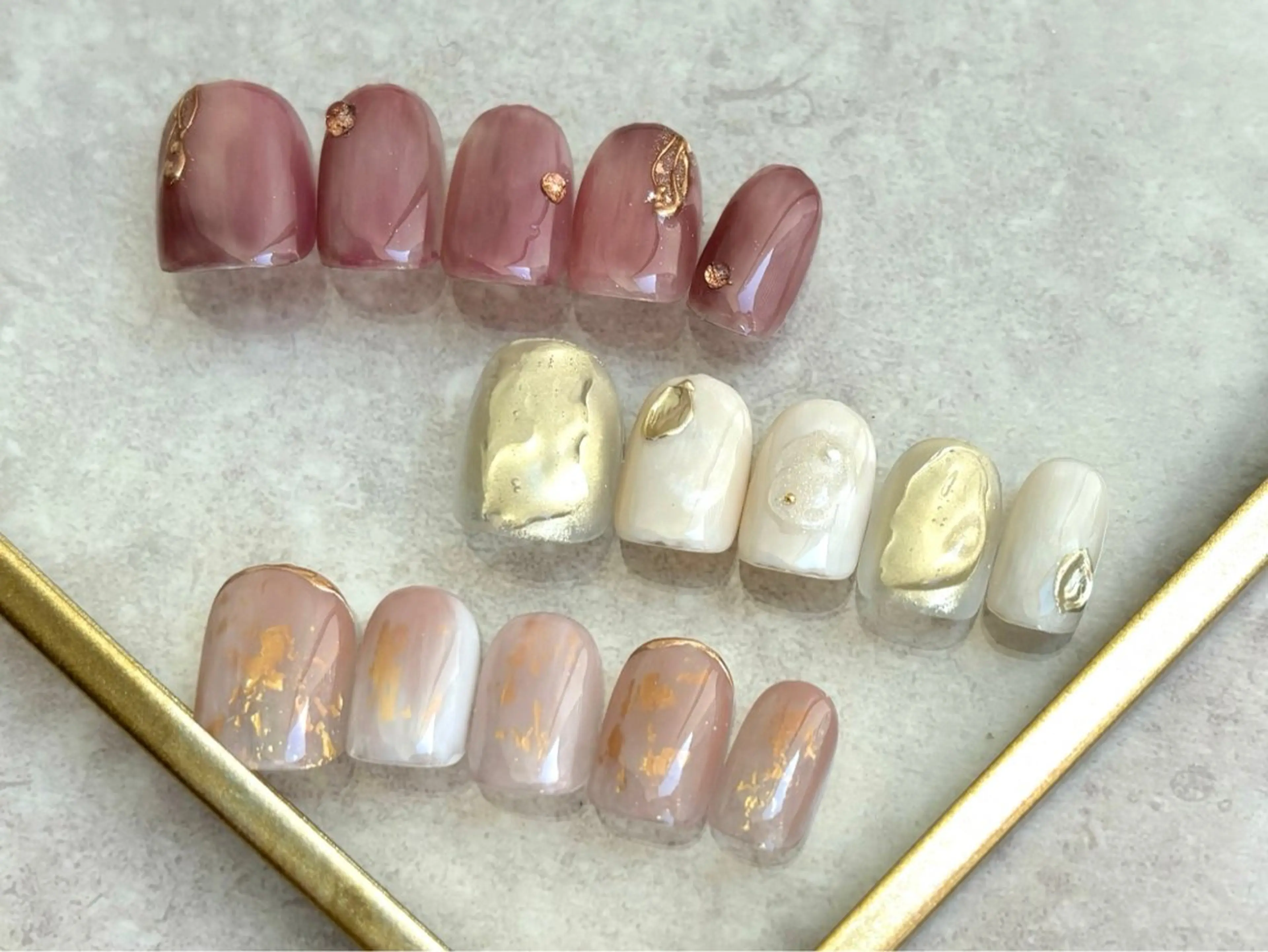 ネイル ニュアンスネイル aoi .のネイルデザイン