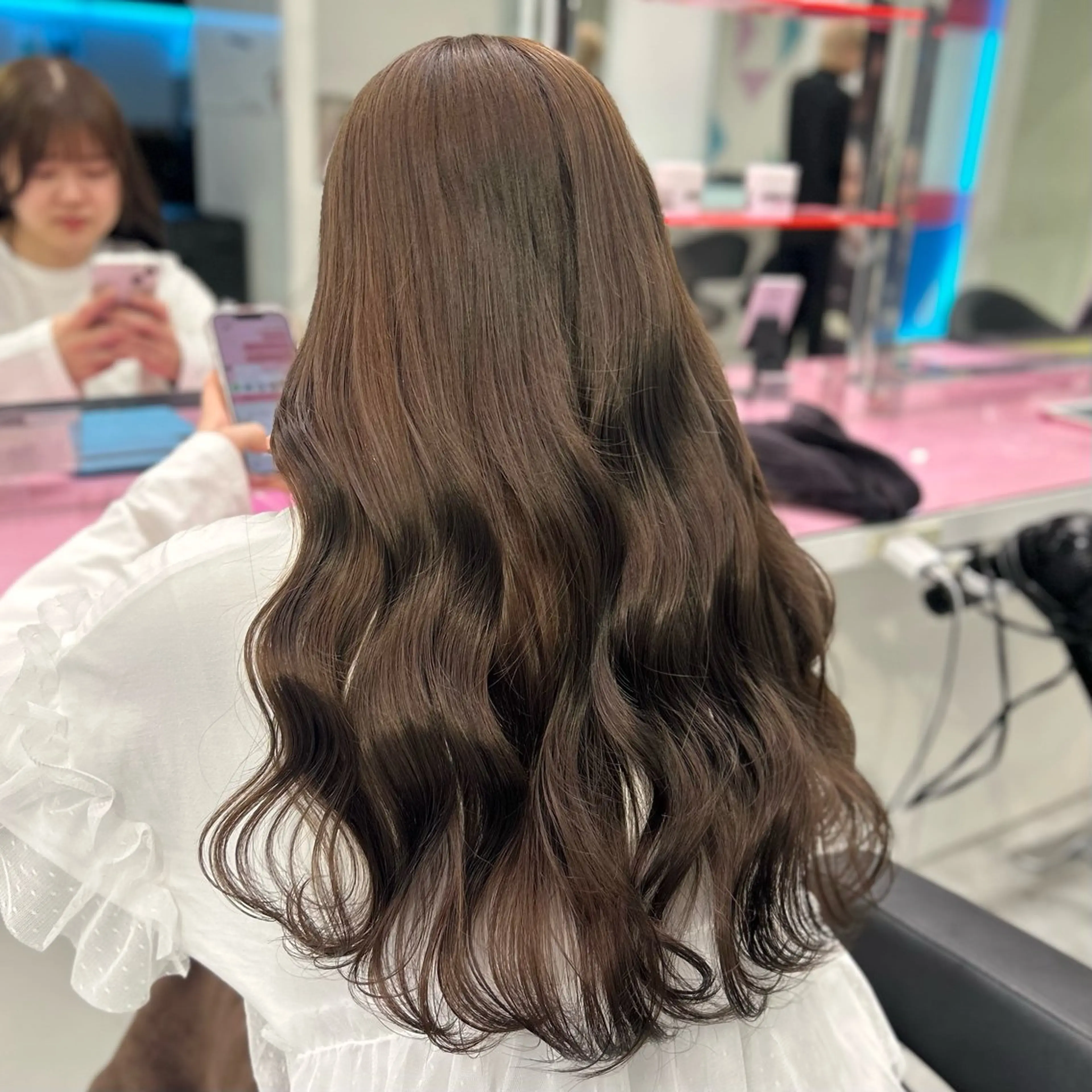 ロング ヘアカラー Miwa🤍ダメージ レスカラー特化🦢のヘアスタイル