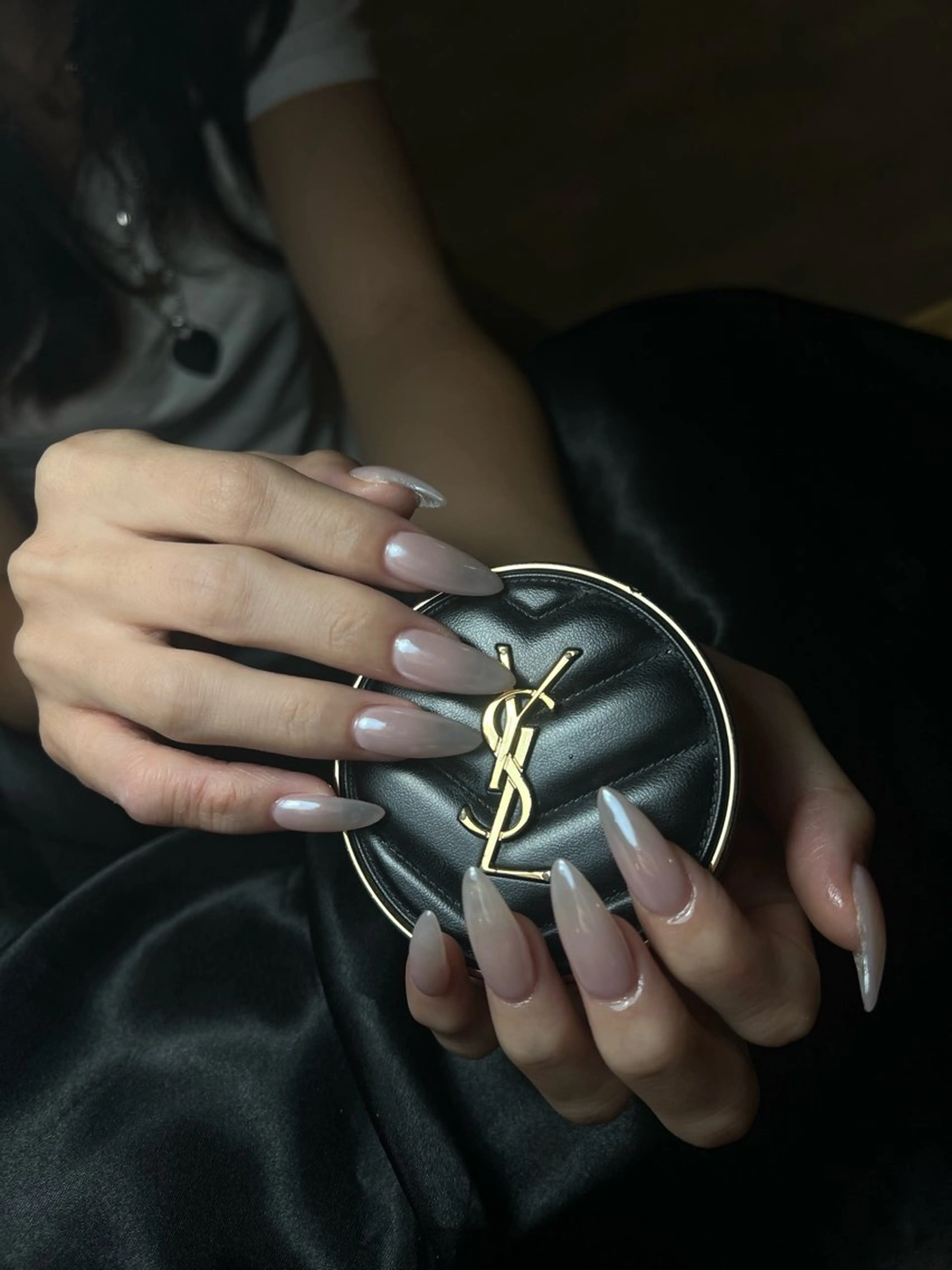 ネイル 韓国ネイル ミラーネイル シンプルネイル ホワイト DELY _NAILS所属・Dely Nailのネイルデザイン