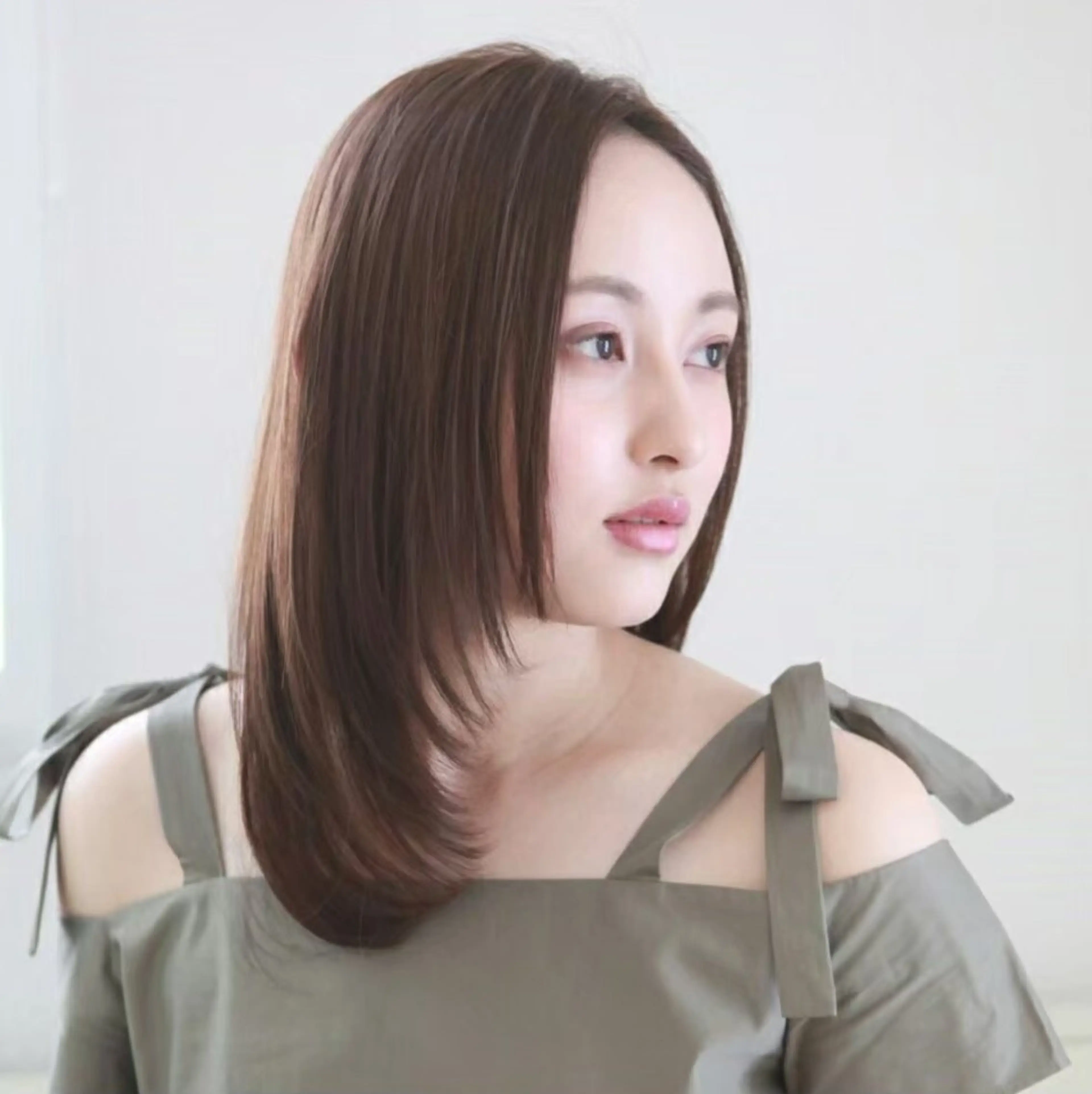 ミディアム カラー 顔まわりレイヤー 顔周りカット レイヤーカット カット ヘアカラー トリートメント かわい ゆうな 髪質改善/縮毛矯正のヘアスタイル