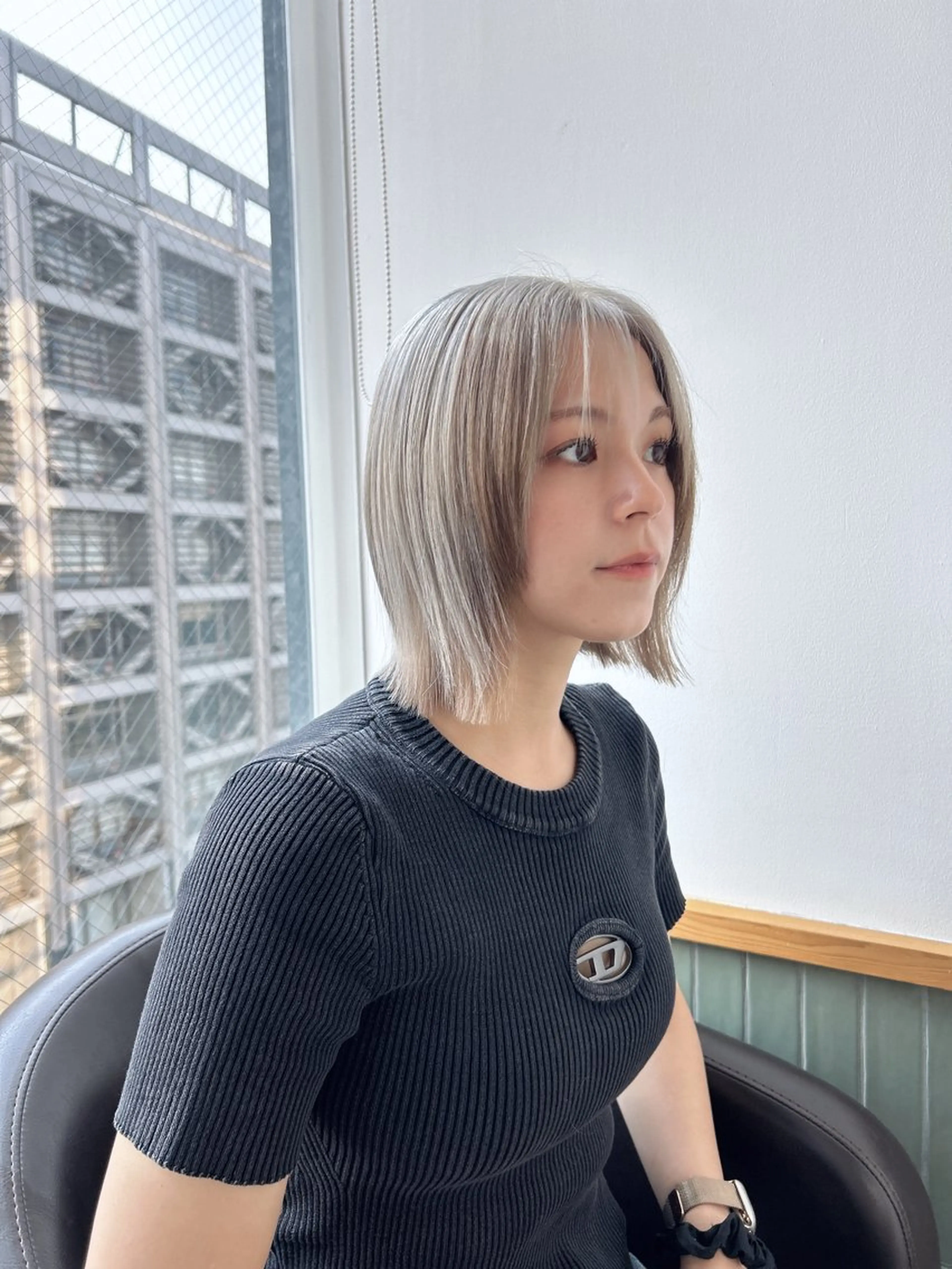 ミディアム カラー ヘアアレンジ 切りっぱなしボブ ショートボブ ベージュカラー ブリーチ ハイトーンカラー カット ヘアカラー 【代表】 たき〜のヘアスタイル