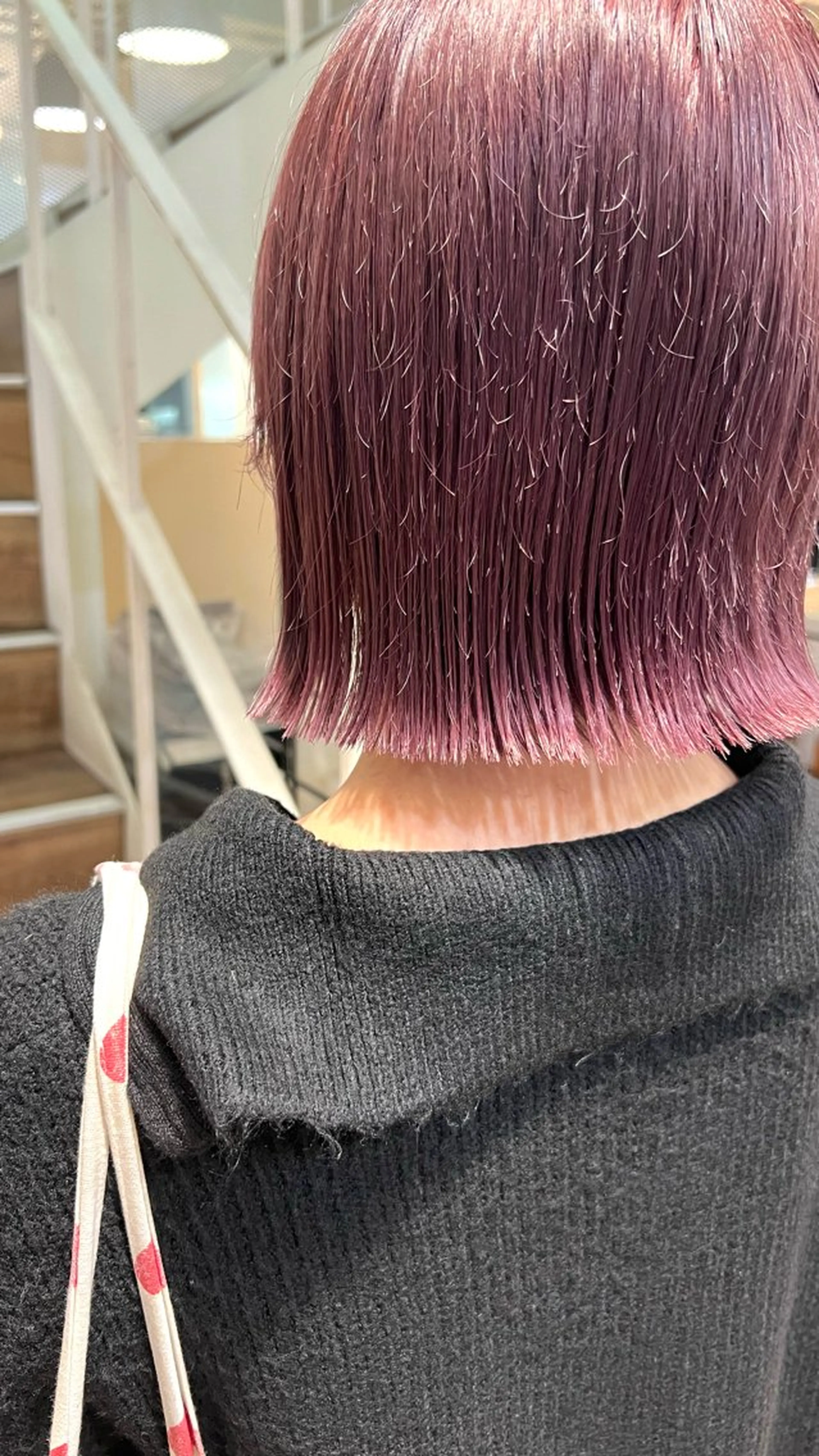 ミディアム 切りっぱなしボブ ボブ カット ヘアカラー インナーカラー♡ Nanakoのヘアスタイル
