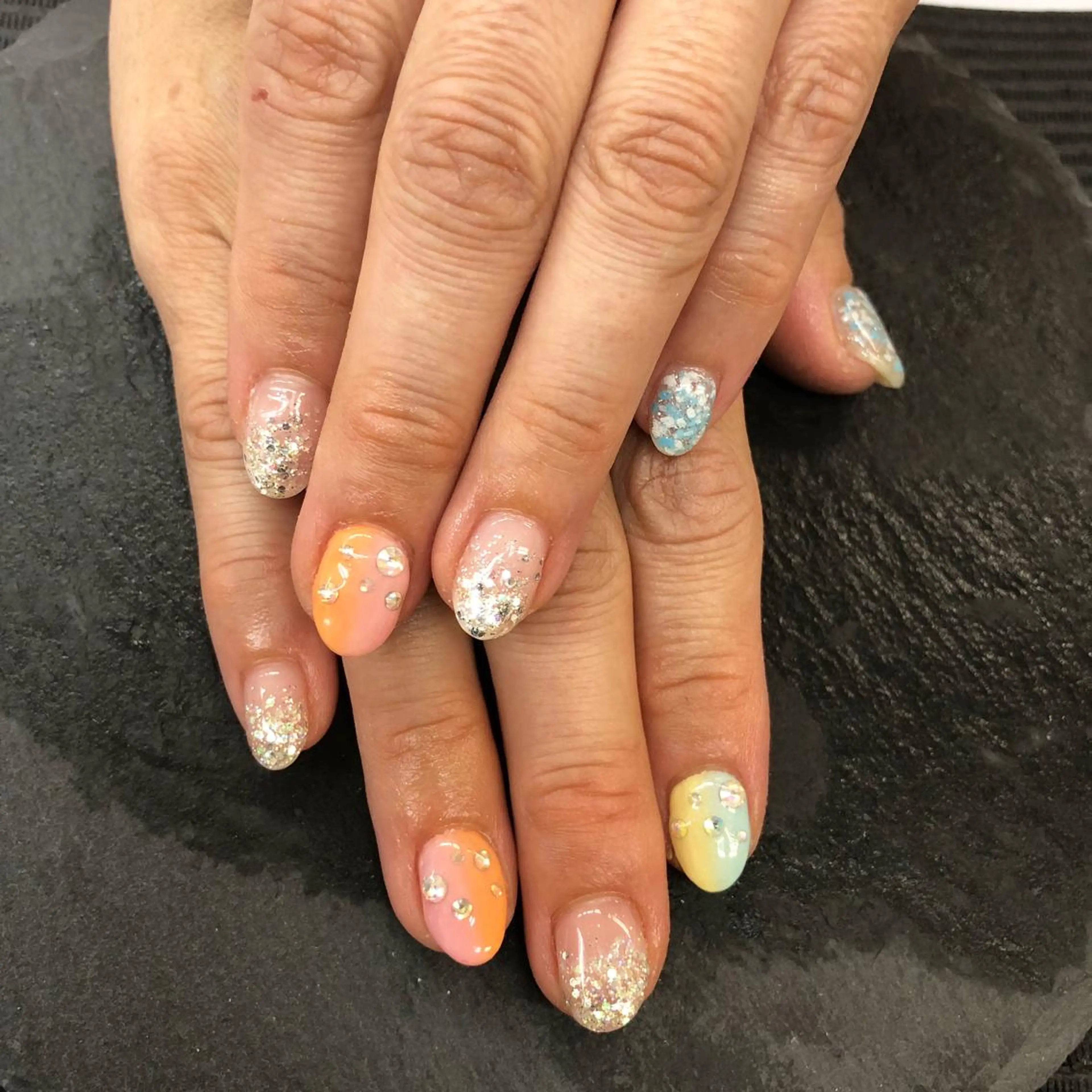 ネイル esNail&eye イーズネイル＆アイのネイルデザイン