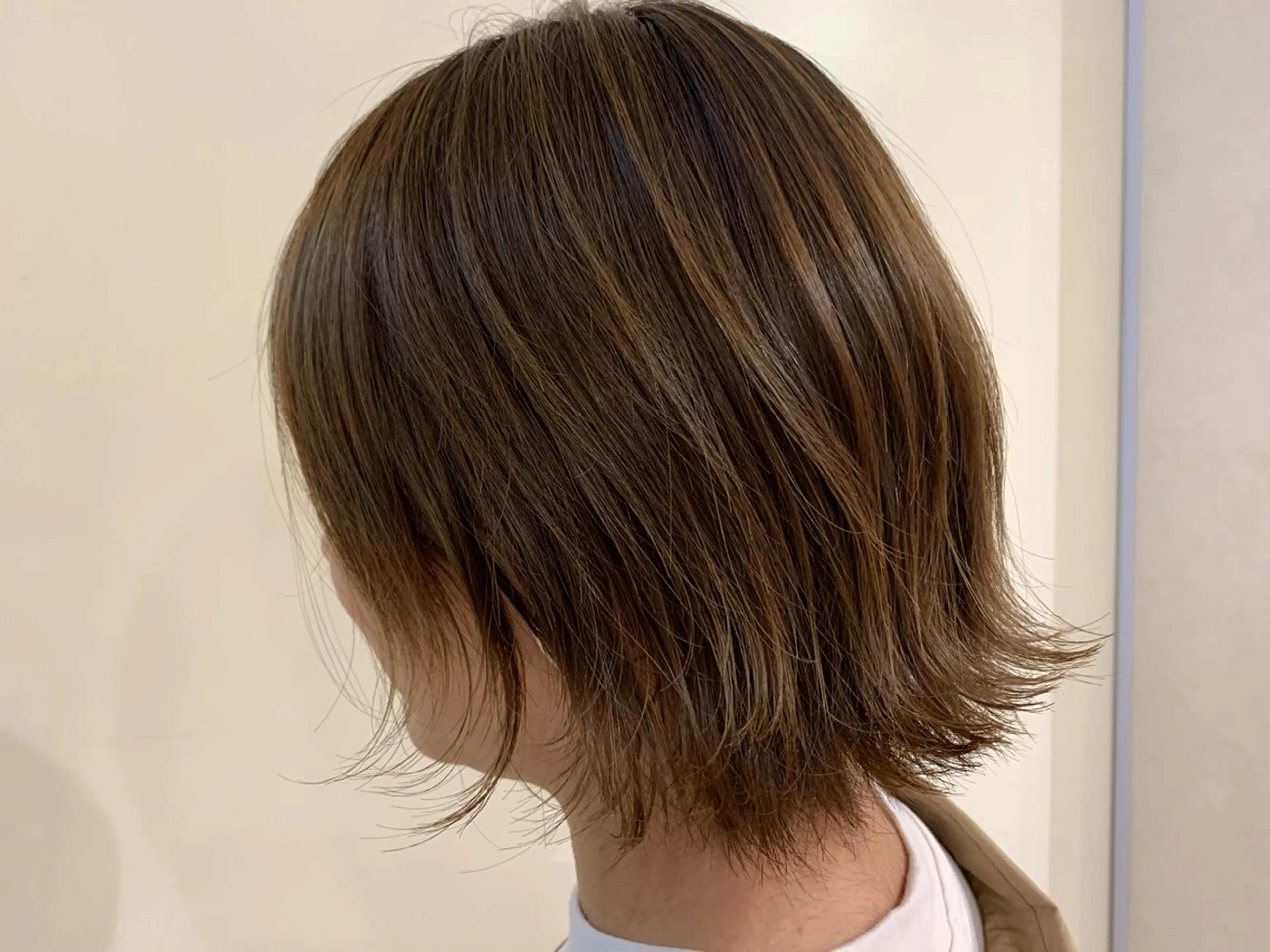 ショート ベージュカラー⌇﻿ くびれヘア.𐙚心音のヘアスタイル
