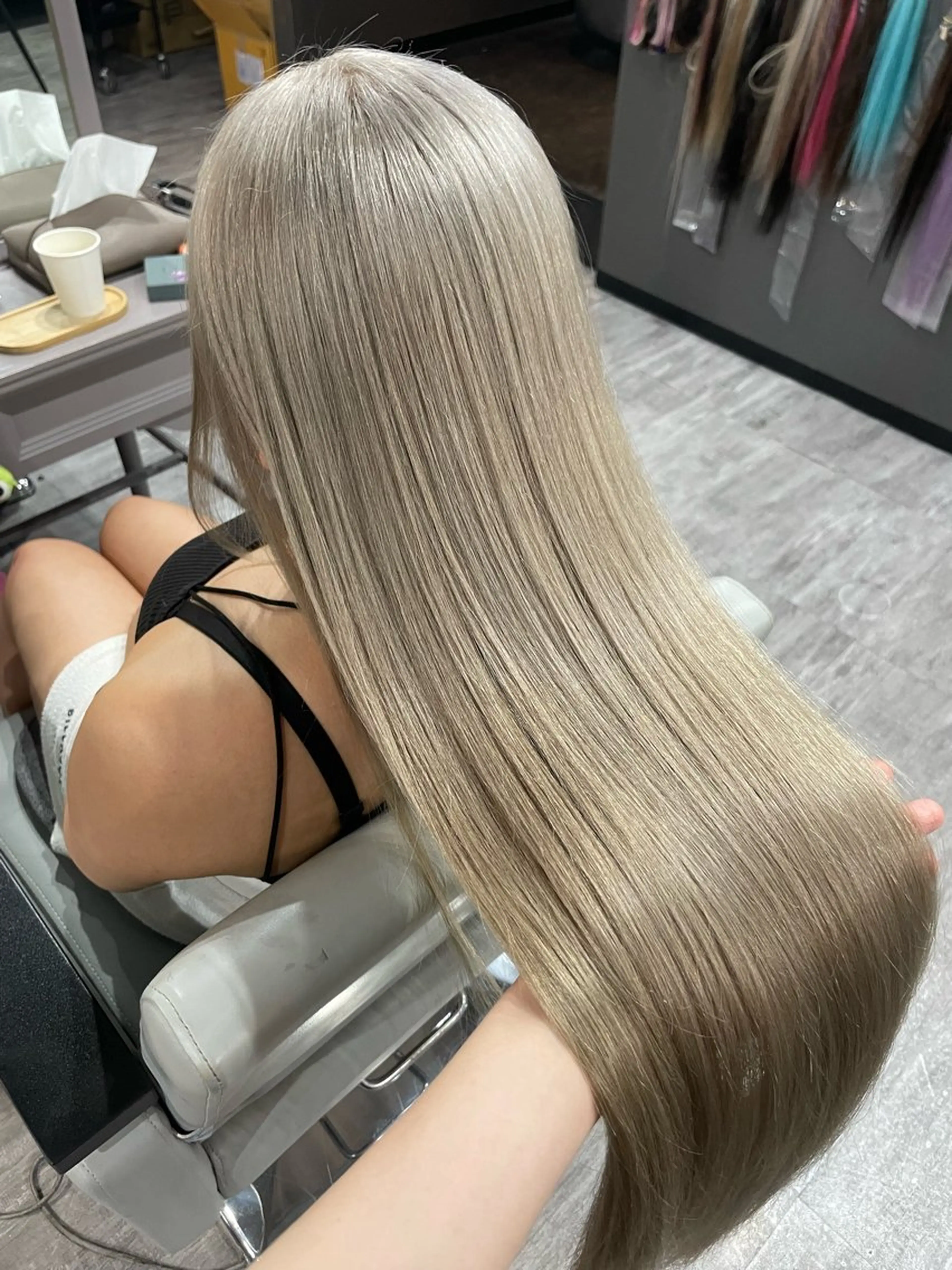 ロング ヘアカラー トリートメント sherry【シェリー】所属・miho 大国町 柔らかハイトーン💛のヘアスタイル