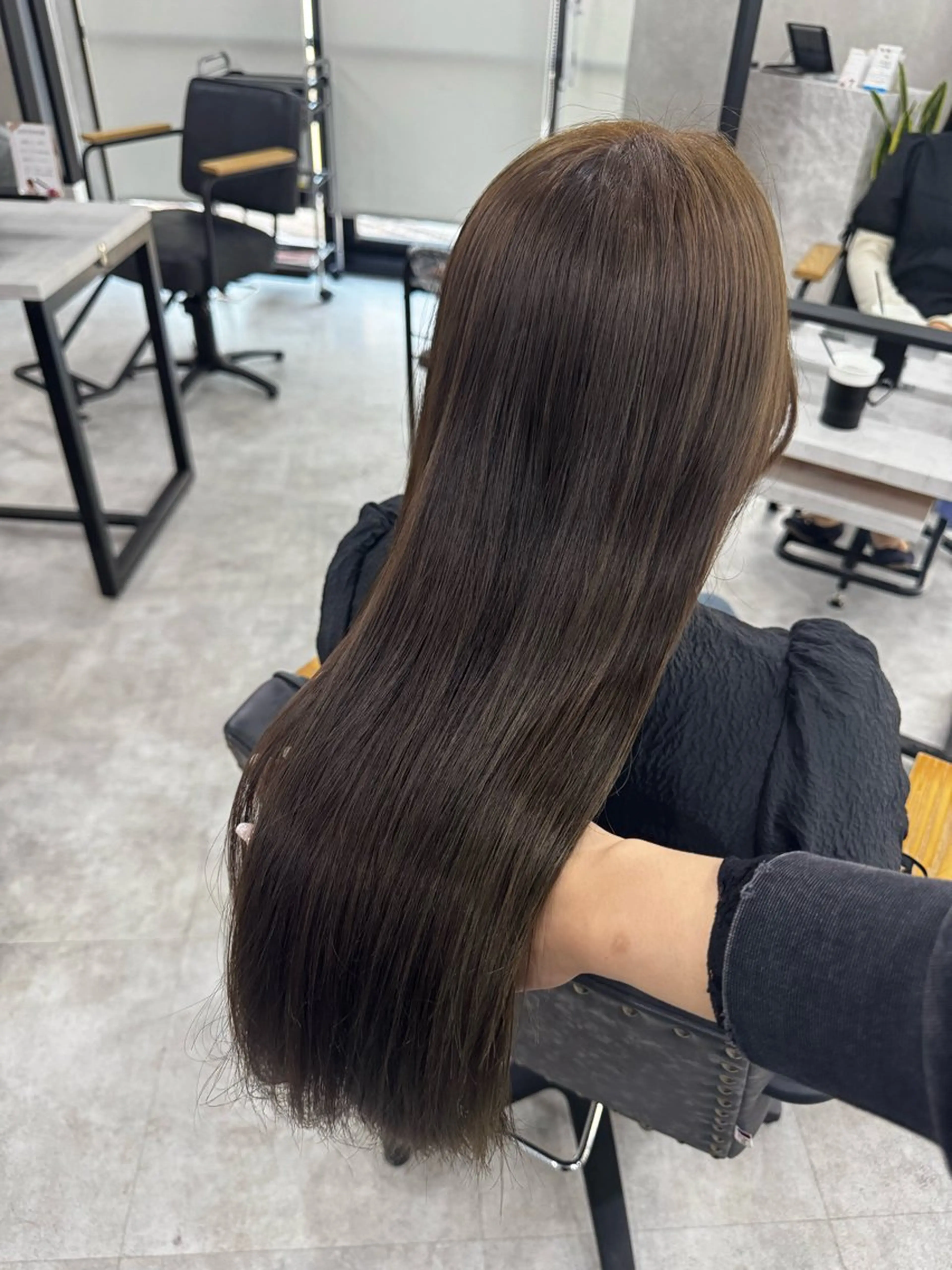 ロング カラー アッシュ アッシュブラウン ベージュカラー 黒髪 ブリーチ カット ヘアカラー トリートメント 赤み無し柔らかカラー 【梅田】madokaのヘアスタイル