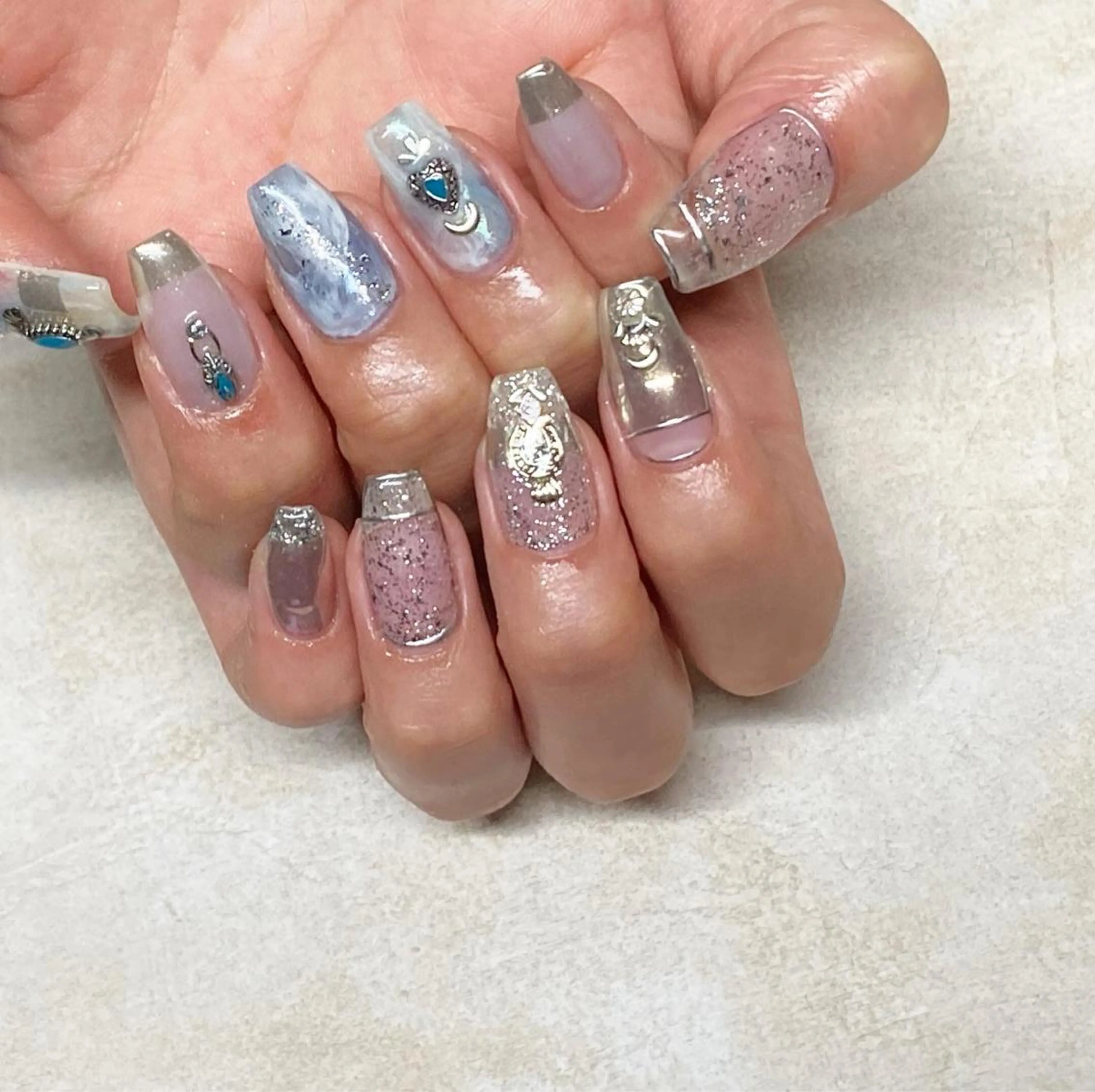 ネイル ニュアンスネイル crestnail所属・小林 束紗のネイルデザイン
