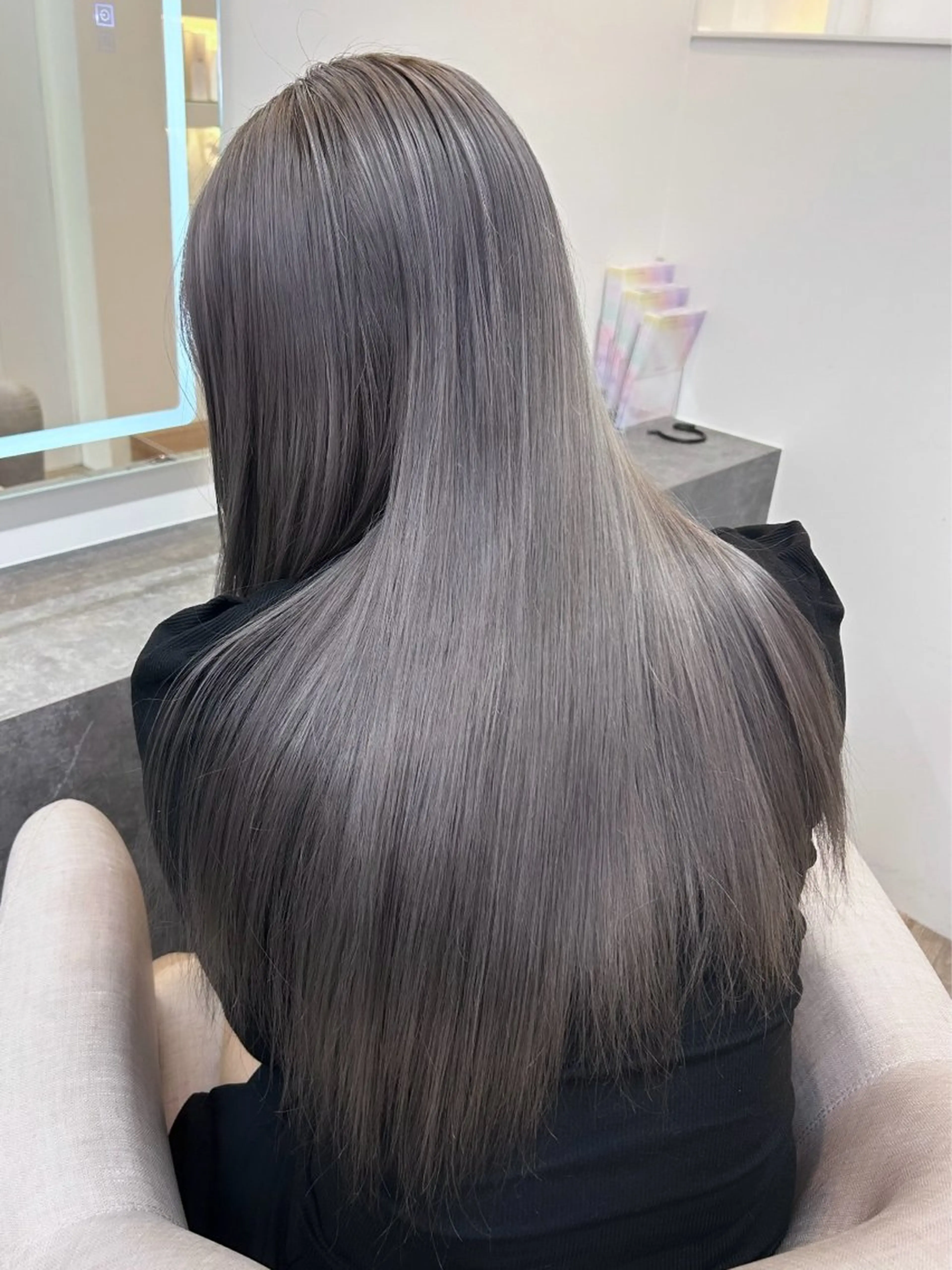 ロング カラー ヘアカラー トリートメント MARQUEE所属・Ayame / ハイトーンカラーのヘアスタイル