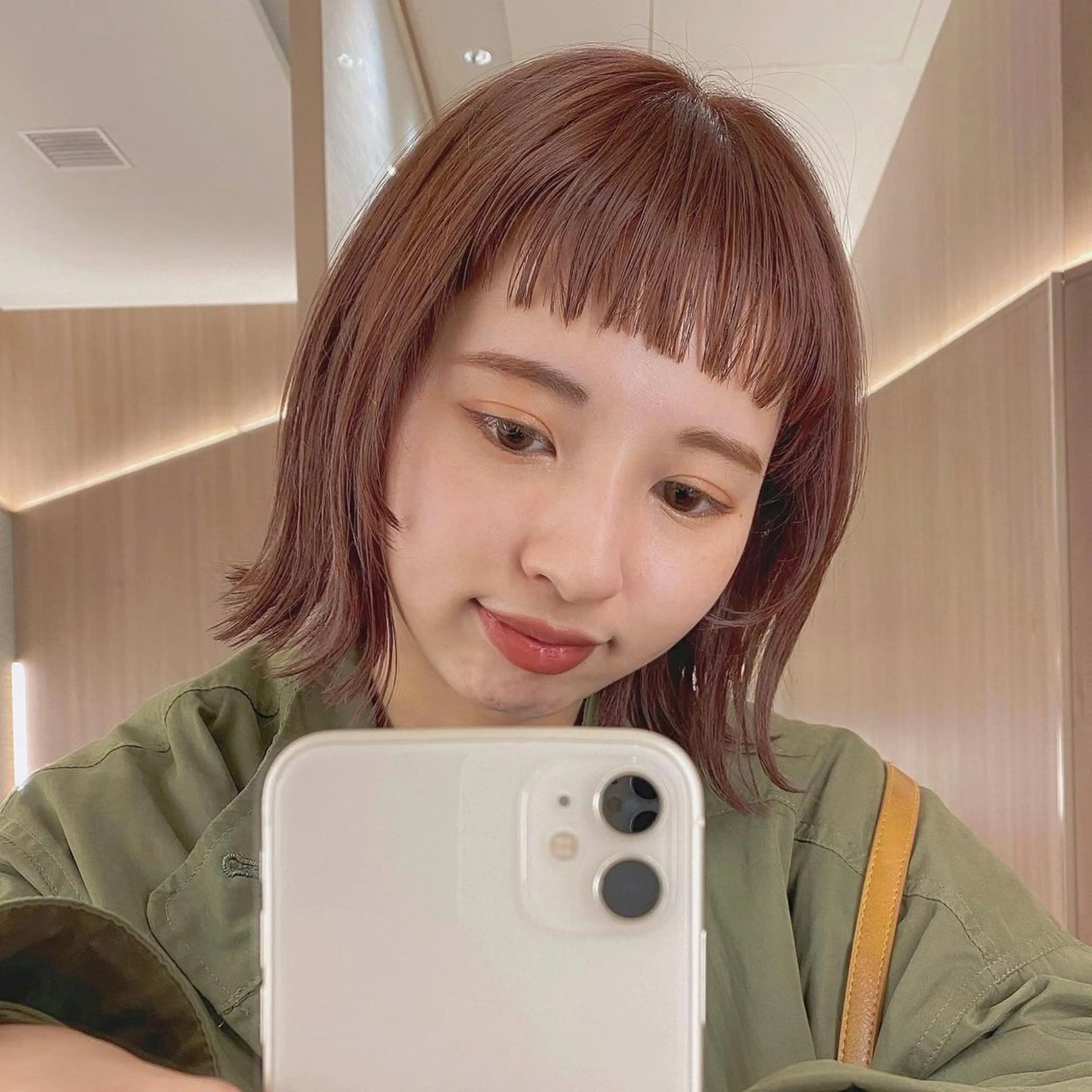 ミディアム カラー ベージュカラー 透明感カラー ハイライトカラー ピンクカラー ピンクベージュ カット ヘアカラー トリートメント 🌱ボブ/レイヤー/ ベージュ/あやみ✨のヘアスタイル