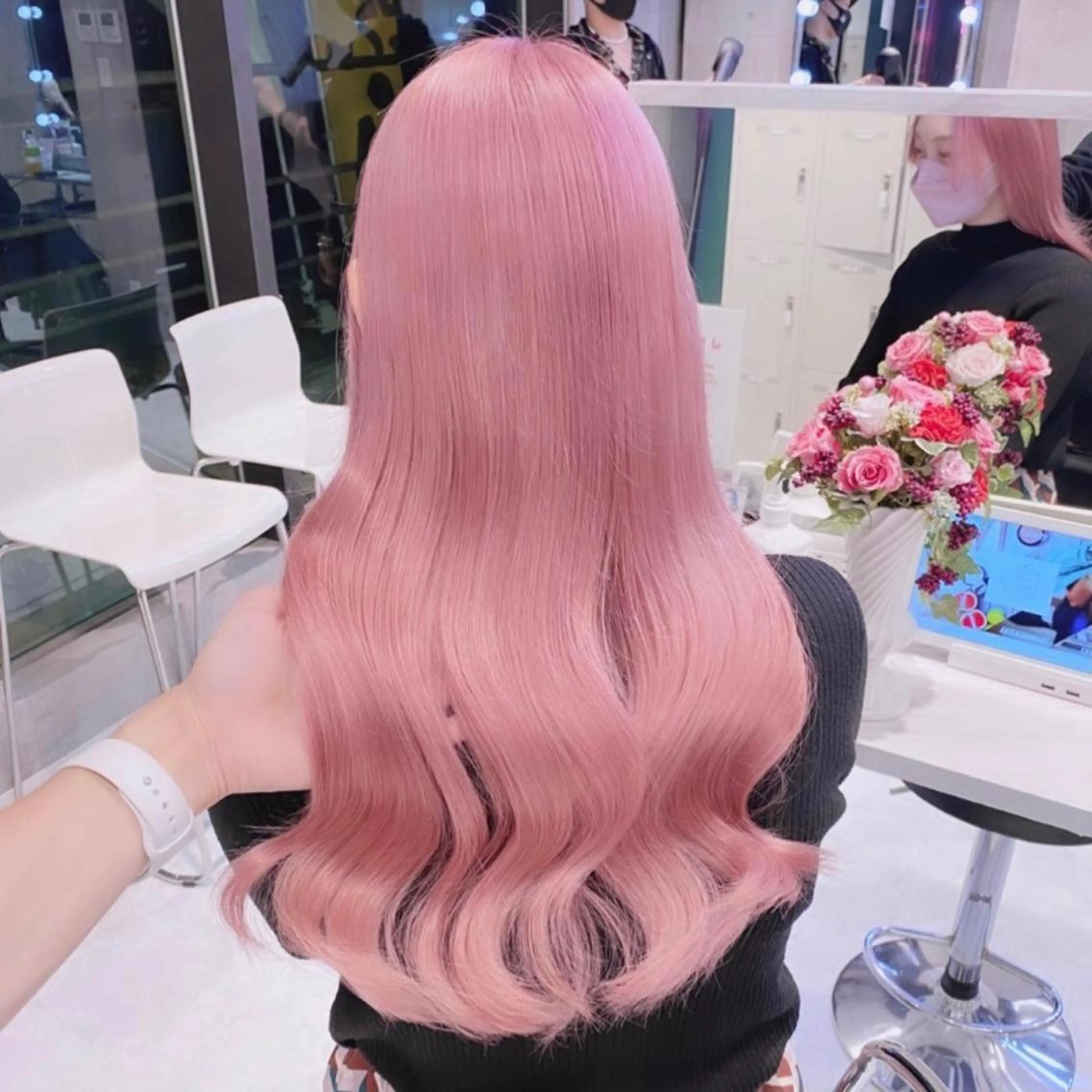 ロング アッシュ アッシュグレー アッシュグレージュ ミストバング ピンクブラウン ヘアカラー トリートメント ヘアセット ハイトーン×エクステ 💞くるみのヘアスタイル