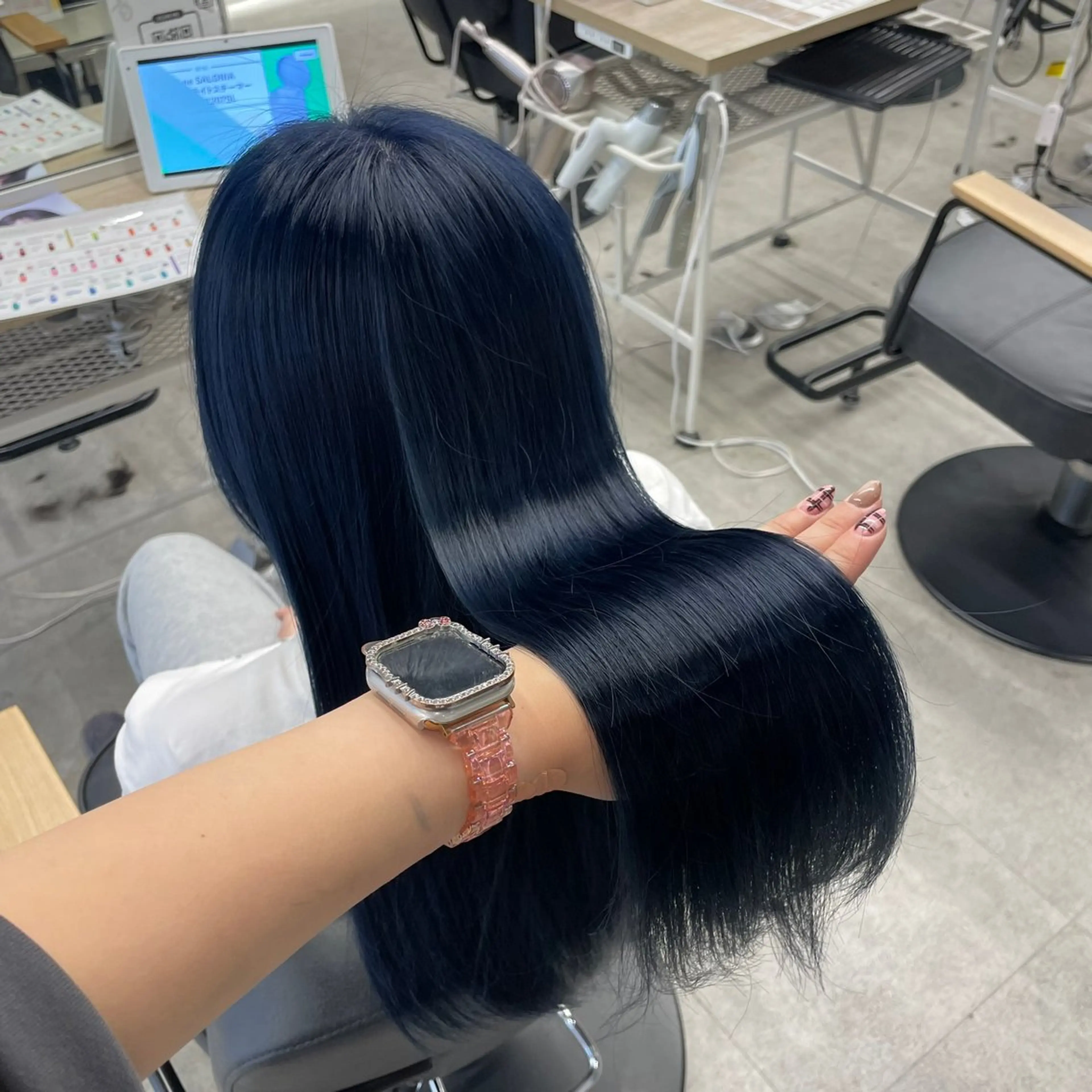 ロング カラー ヘアカラー ななみ《ちゅるん カラー/まつパ》のヘアスタイル