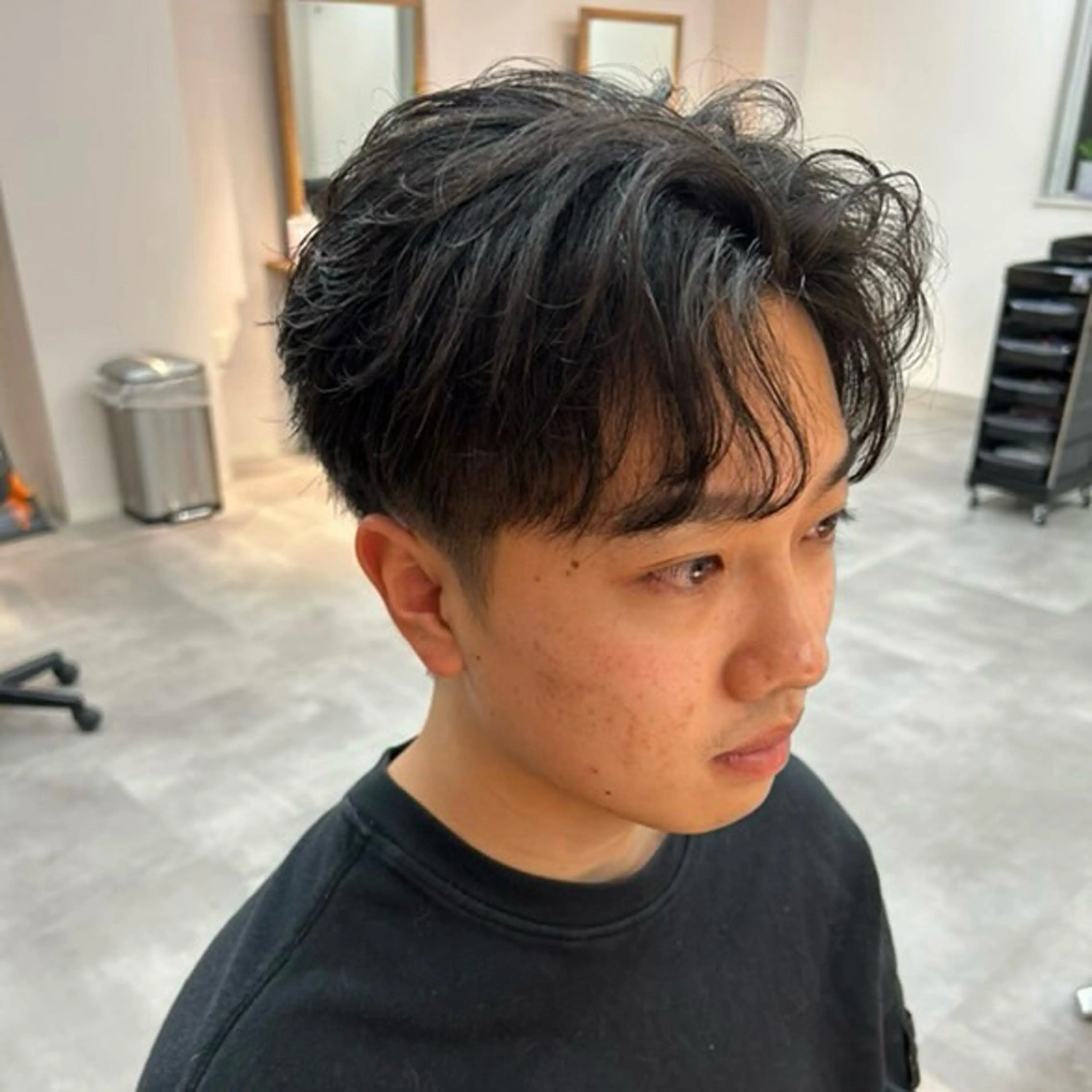 パーマ メンズ フェザーパーマ カルマパーマ メンズ韓国風 メンズパーマ メンズショート カット パーマ 【メンズ韓国ヘア】 千葉駅/関のヘアスタイル