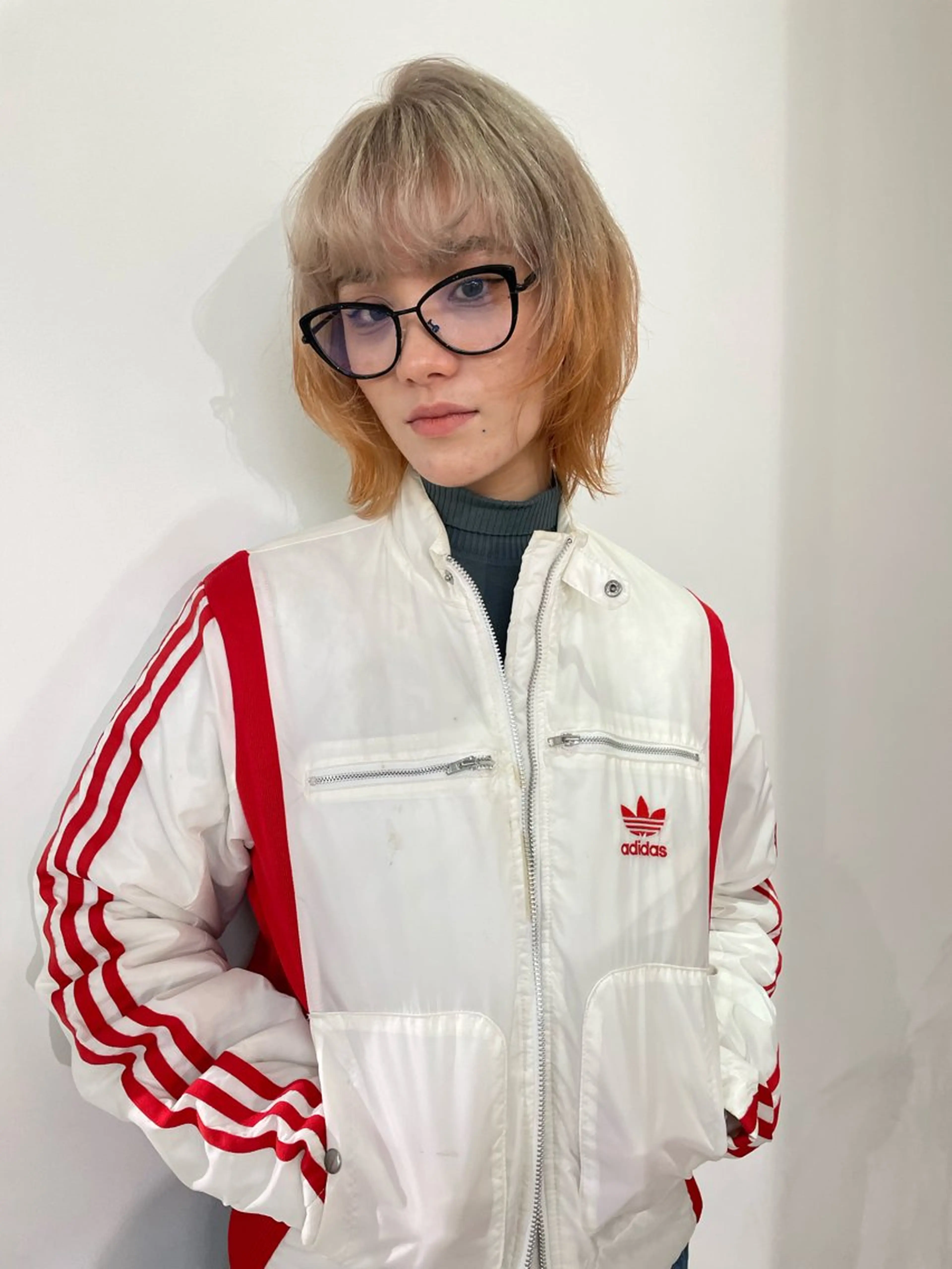 ミディアム カラー ベージュカラー ブリーチ 抜きっぱなしブロンド ブロンド ケアブリーチ ヘアカラー トリートメント MIU/ルーツカラー ボブ/顔周りレイヤーのヘアスタイル