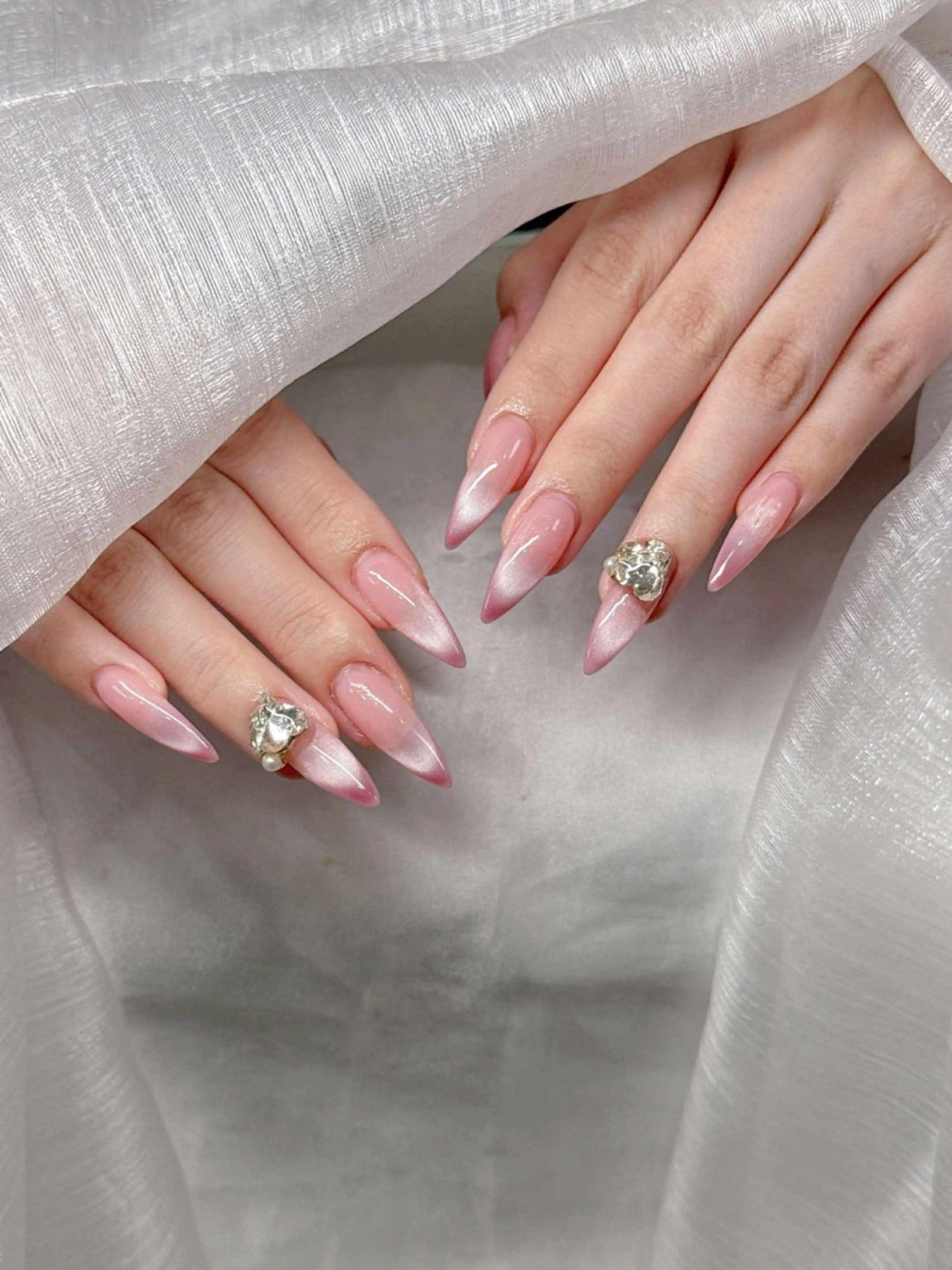 ネイル ハンドネイル Lee Nailsのネイルデザイン