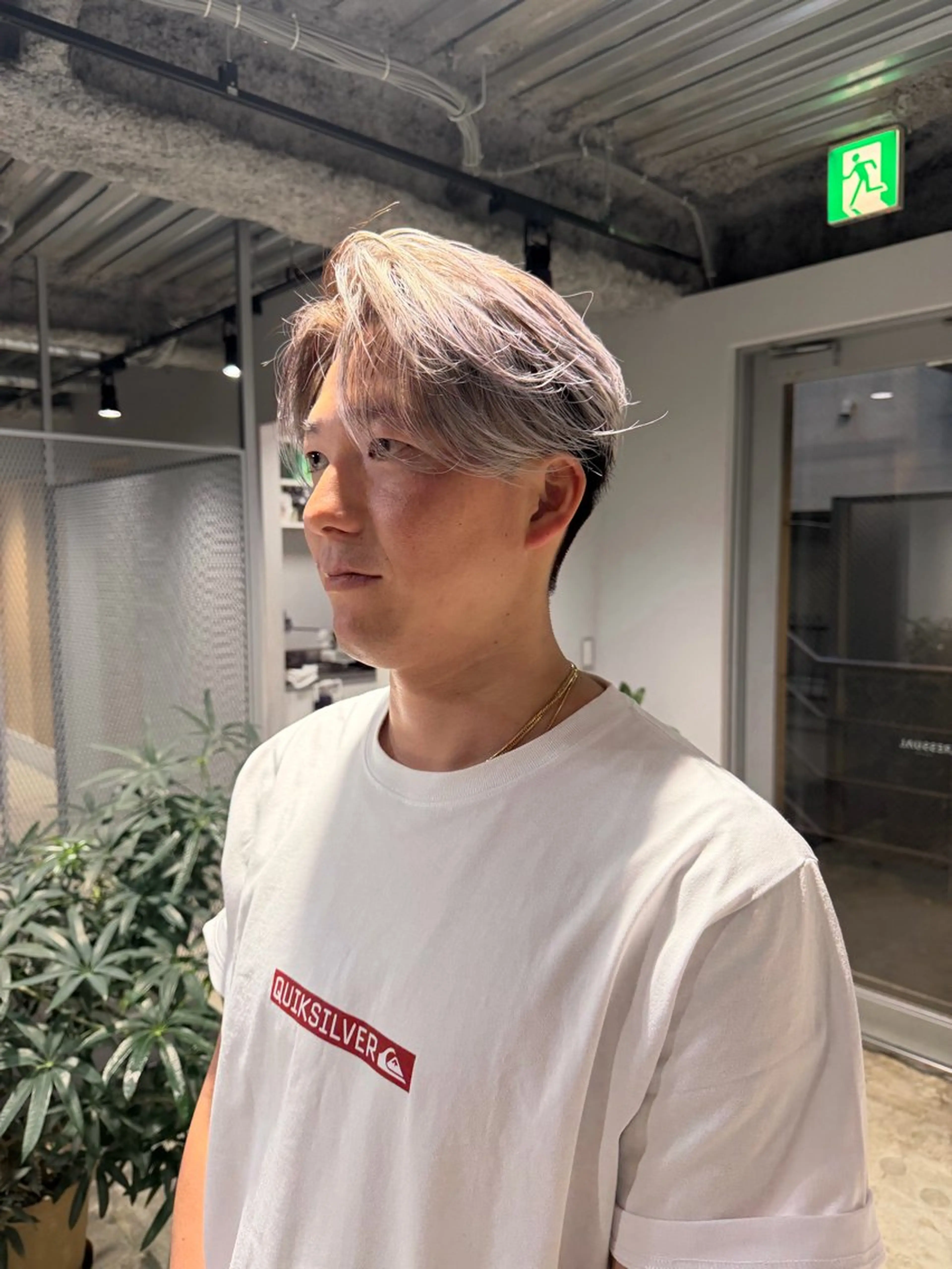 ショート ヘアカラー 村田 健のヘアスタイル