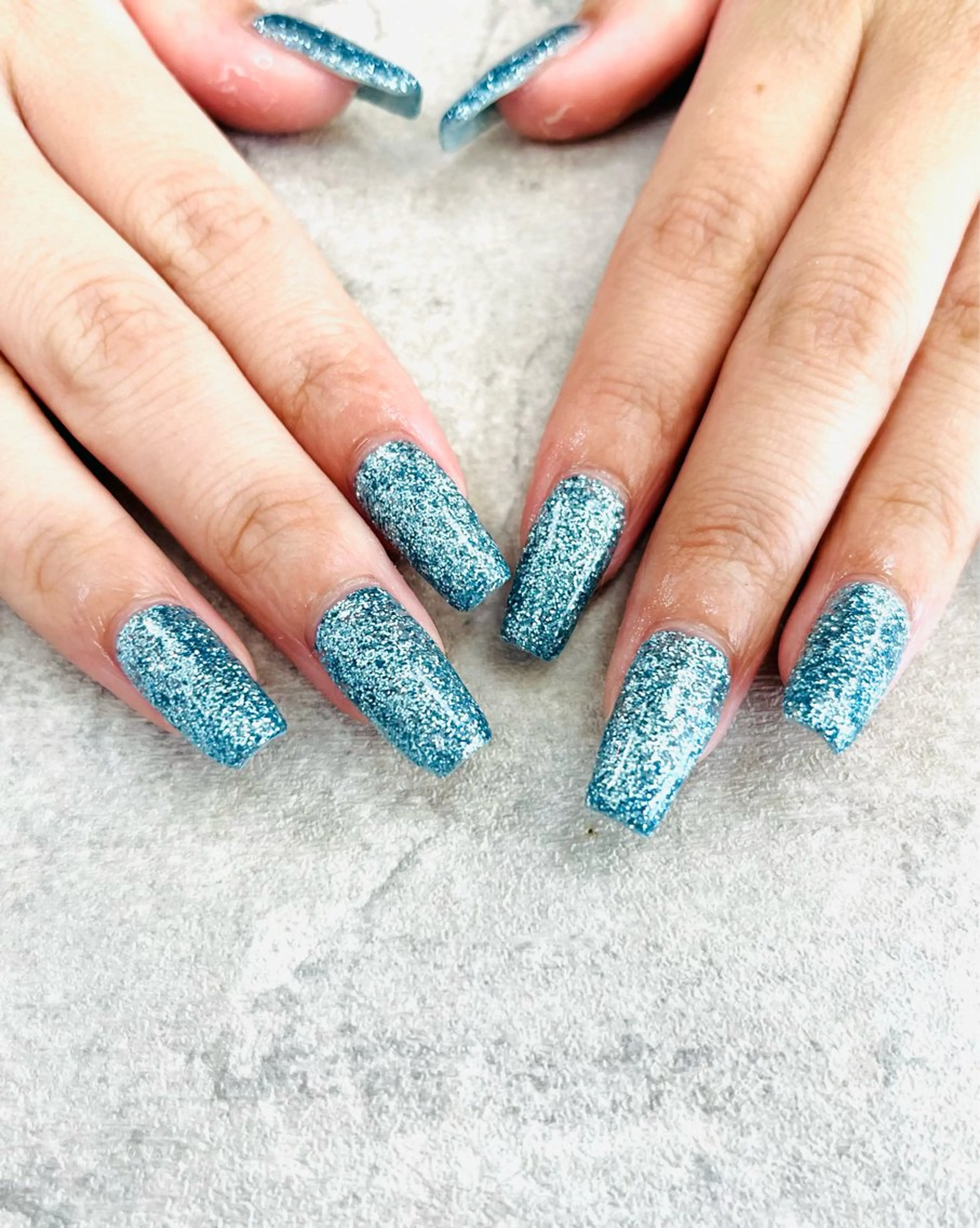 ネイル フットネイル フレンチネイル グラデーション キラキラネイル 韓国ネイル ハンドネイル 二見 晴香のネイルデザイン