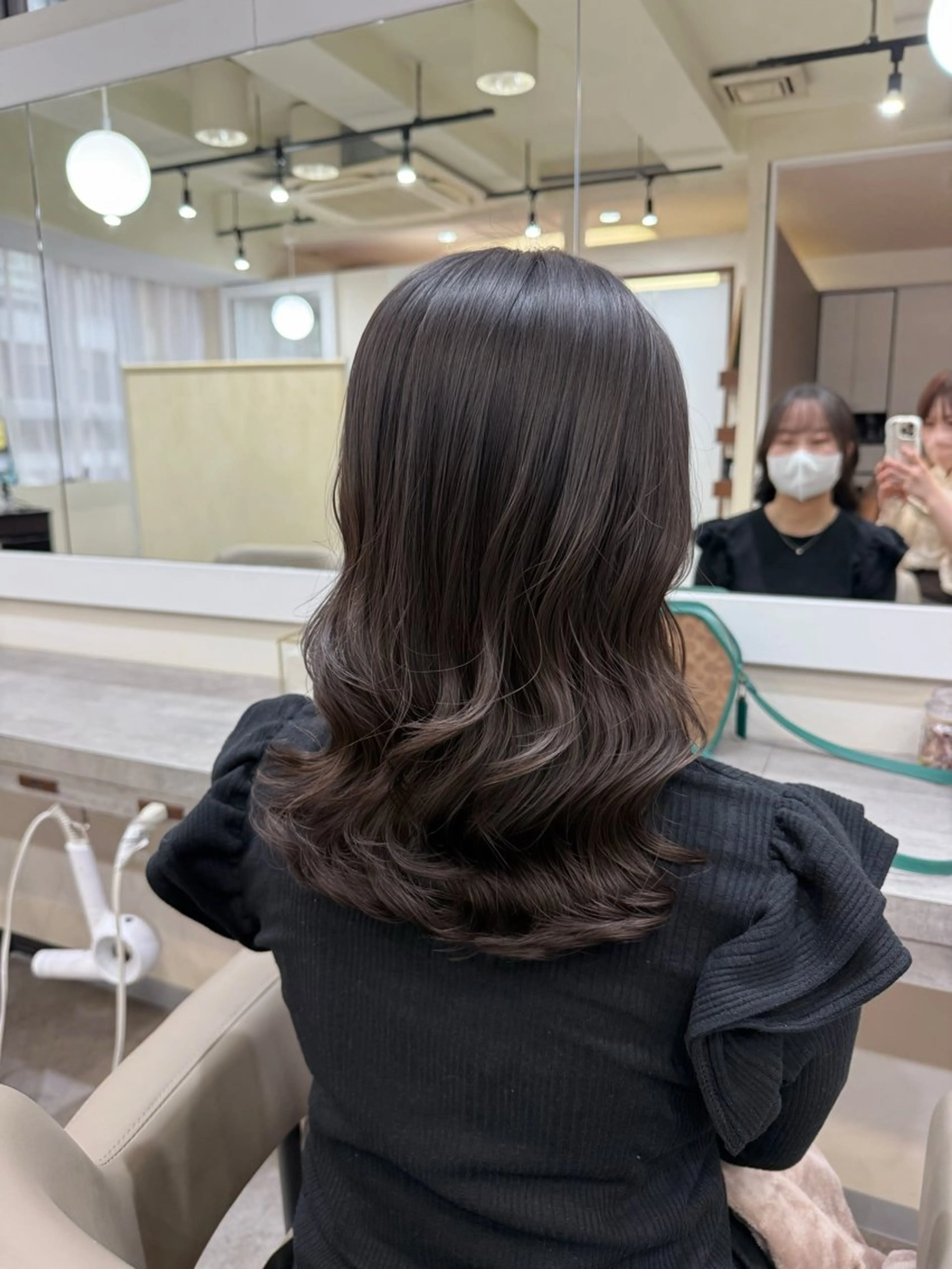 ミディアム パーマ ミディアムパーマ くびれヘア 韓国風ヘア 韓国風パーマ/耳つぼ ヘアセット/みづきのヘアスタイル