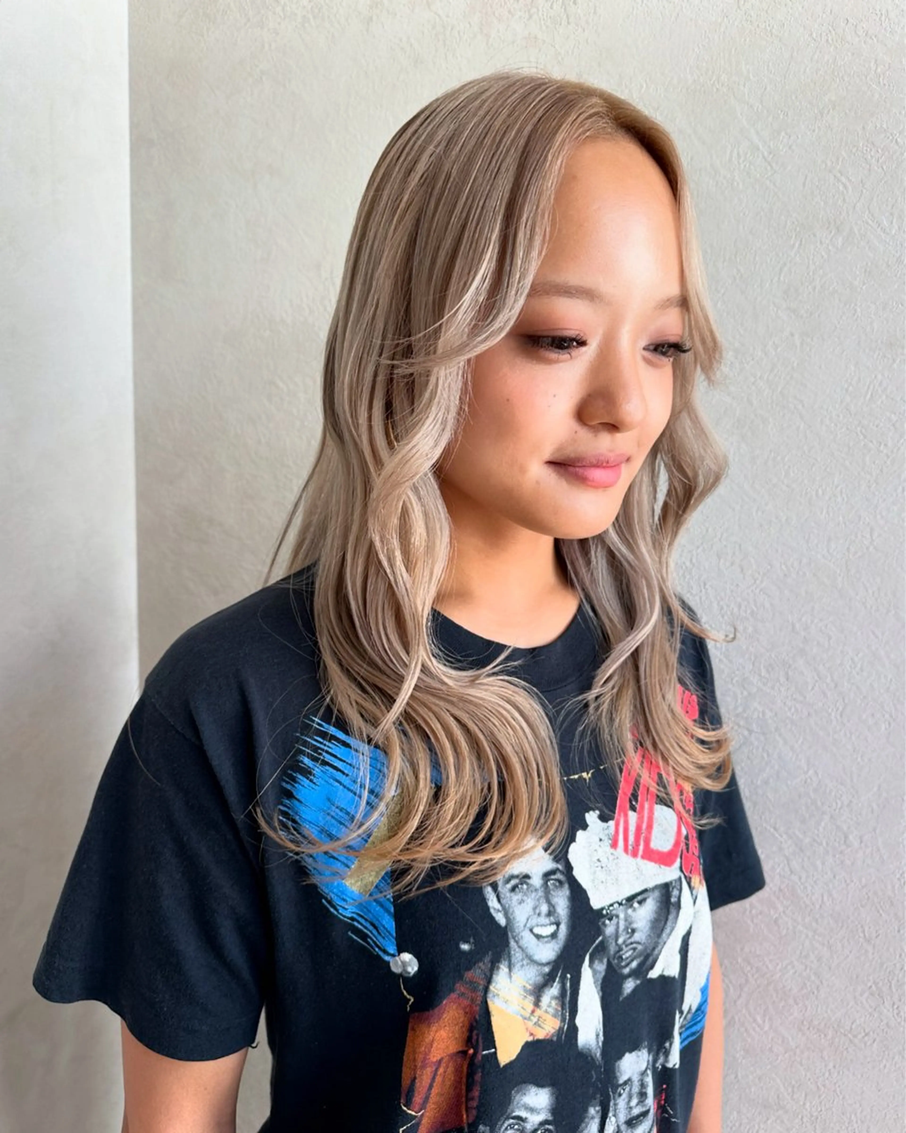 ロング カラー ベージュカラー ブリーチ ケアブリーチ ダブルカラー ホワイトベージュ ヘアカラー newi まーぼーのヘアスタイル