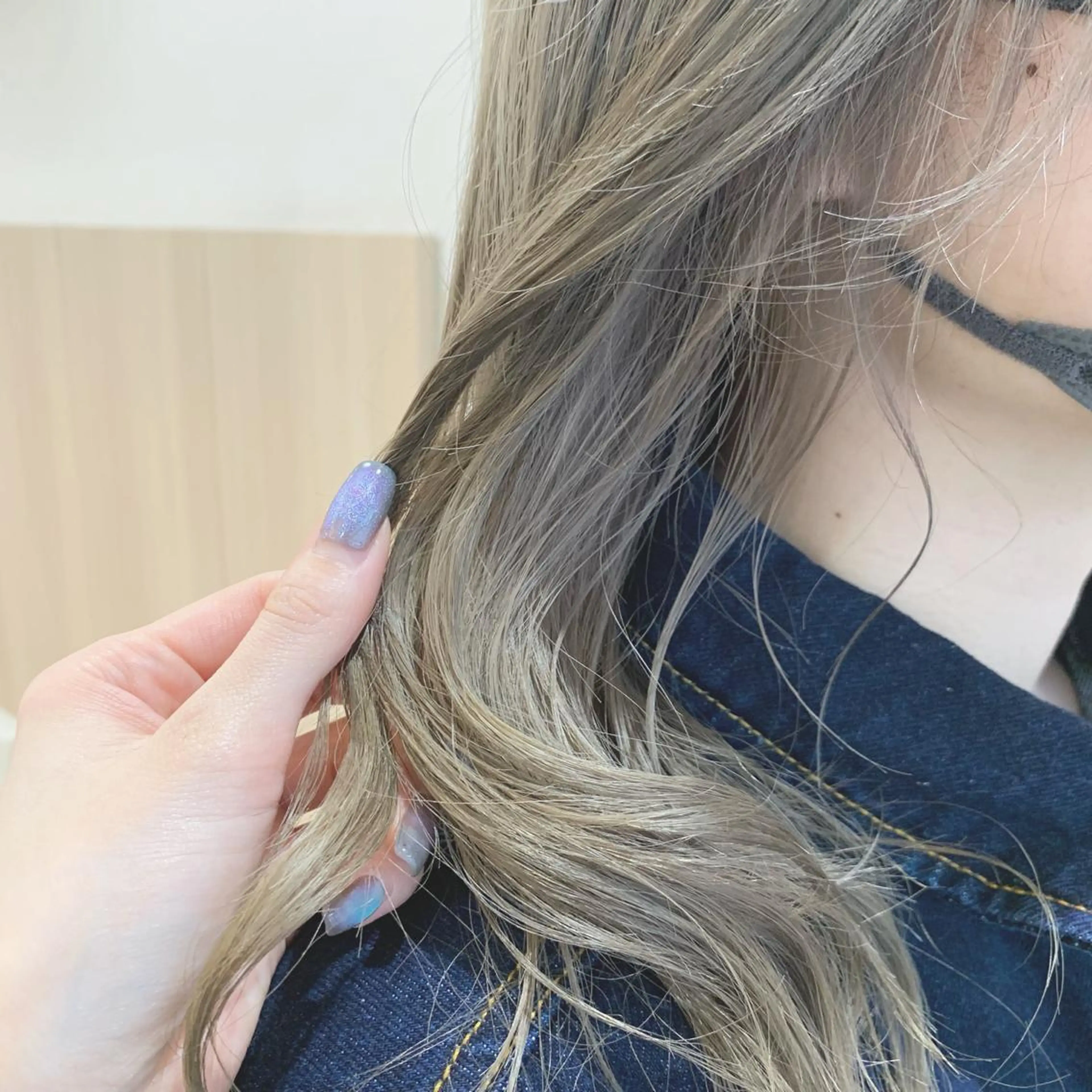 ロング カラー ヘアカラー トリートメント 店長ハイトーンカラー 柞山史奈のヘアスタイル