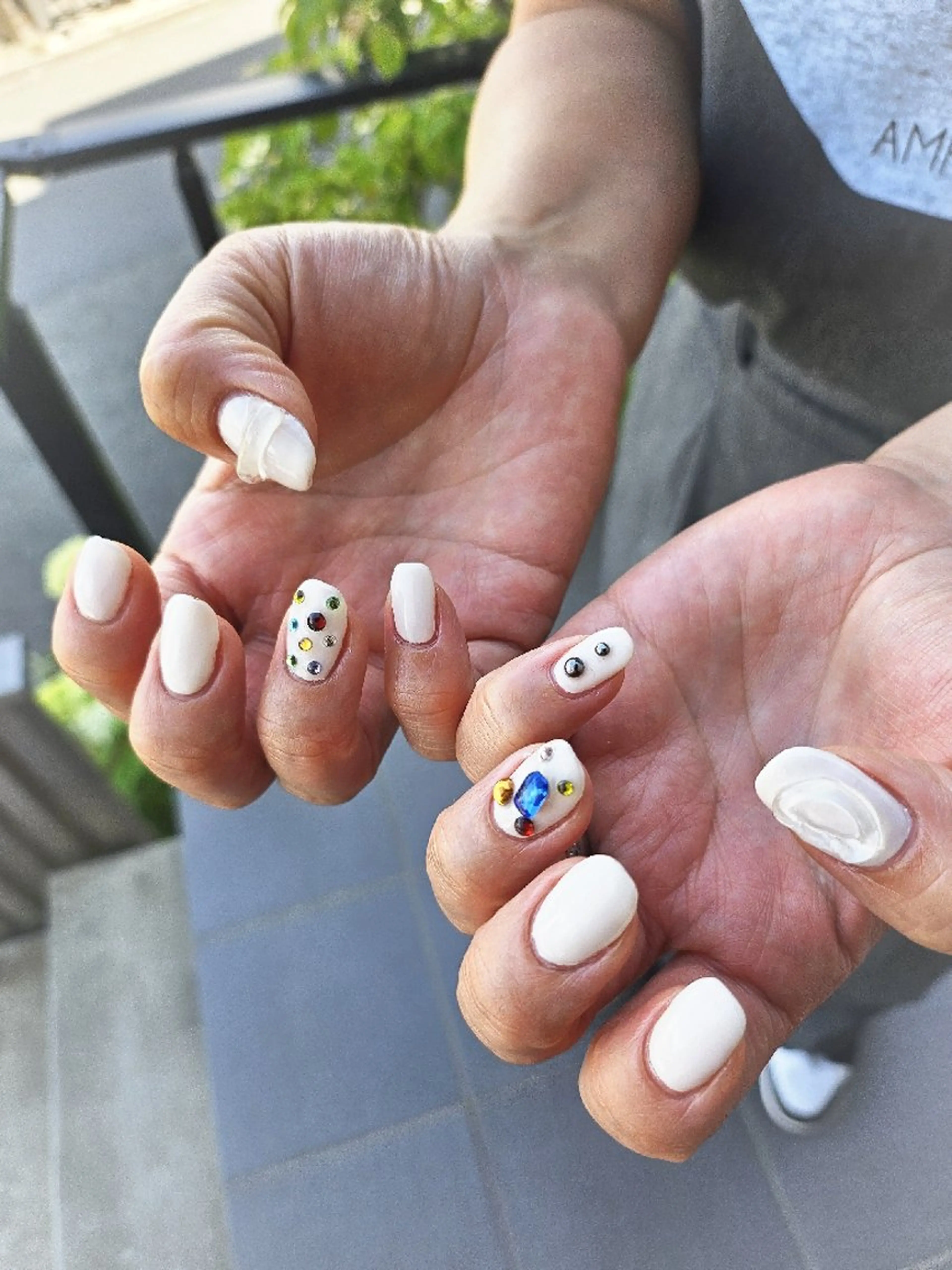 ネイル ジェルネイル ストーンネイル ハンドネイル emust.nail   のネイルデザイン