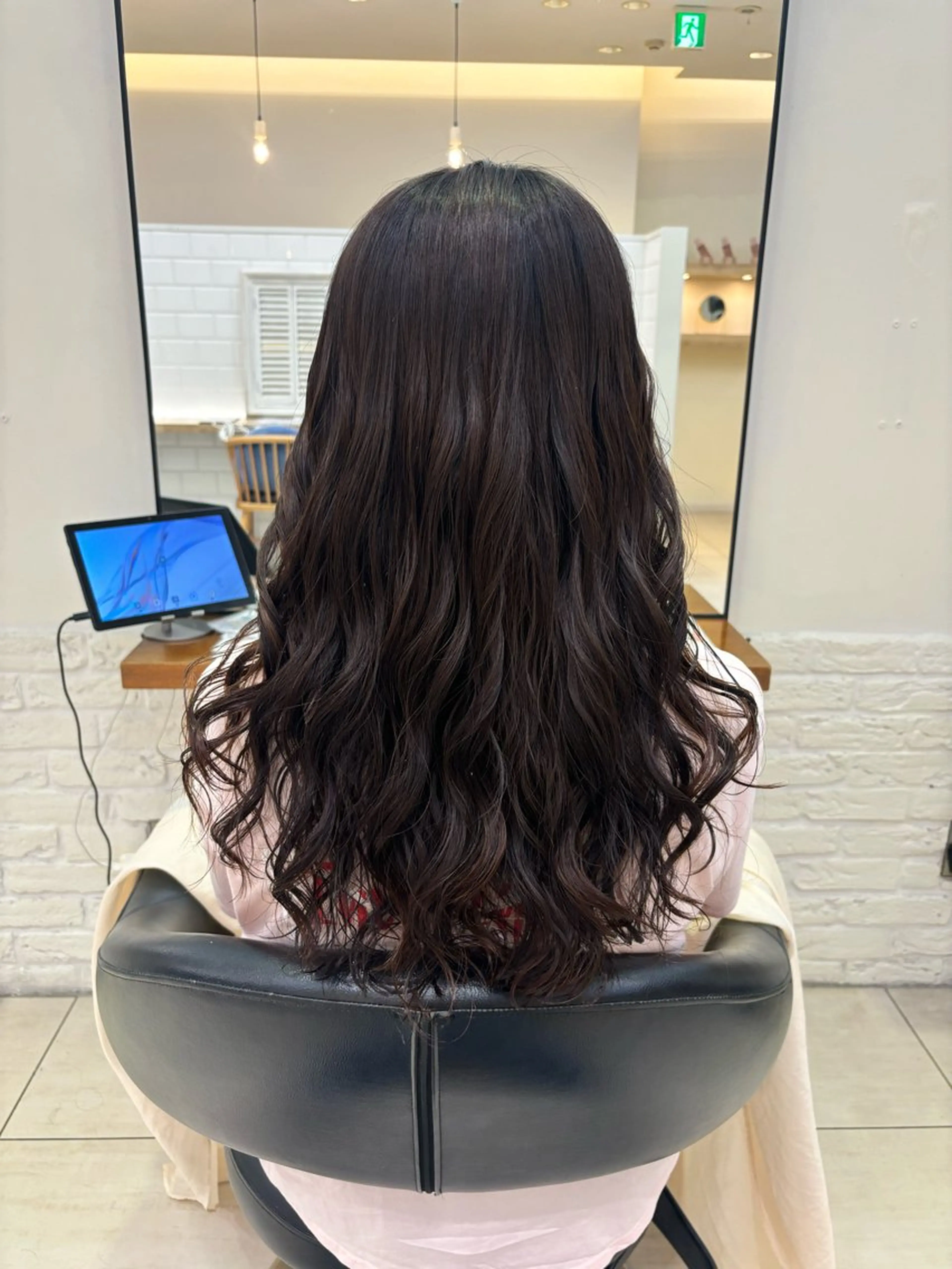 ロング カット パーマ コテ巻き風パーマ🫧 麻尋のヘアスタイル