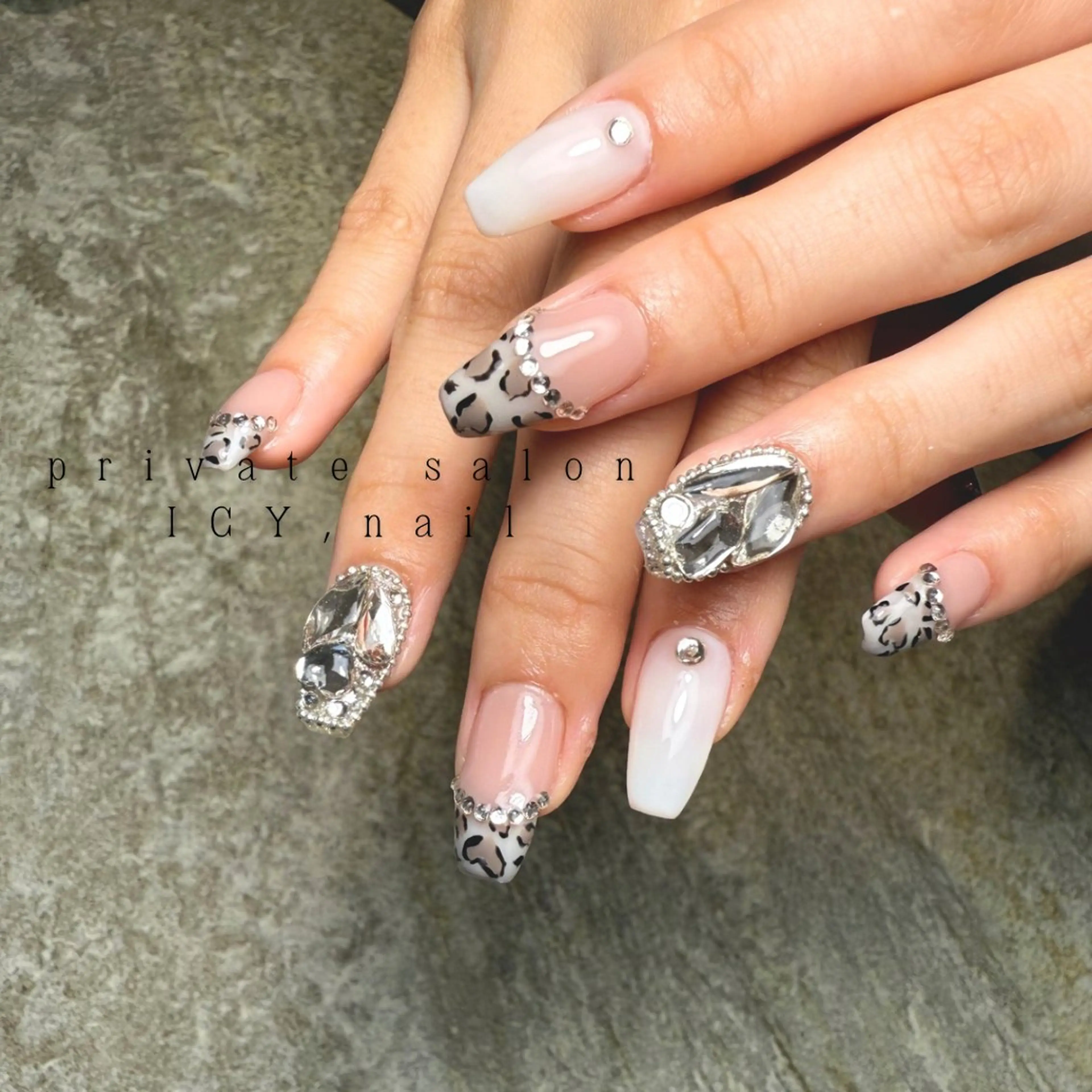 ネイル ハンドネイル ICY,nail REINAのネイルデザイン