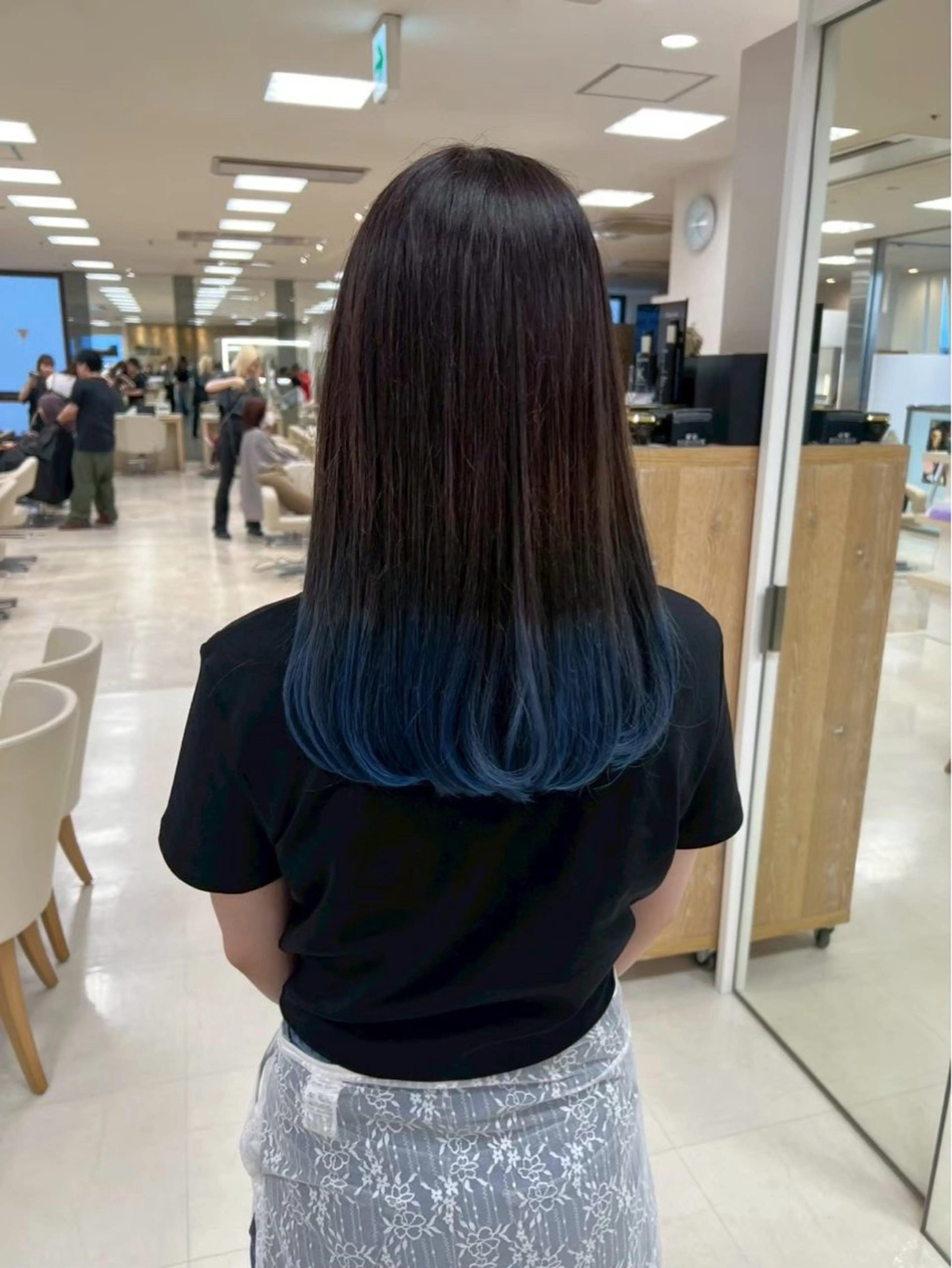 カラー 艶髪/ハイトーン🫧 Aika🤍のヘアスタイル