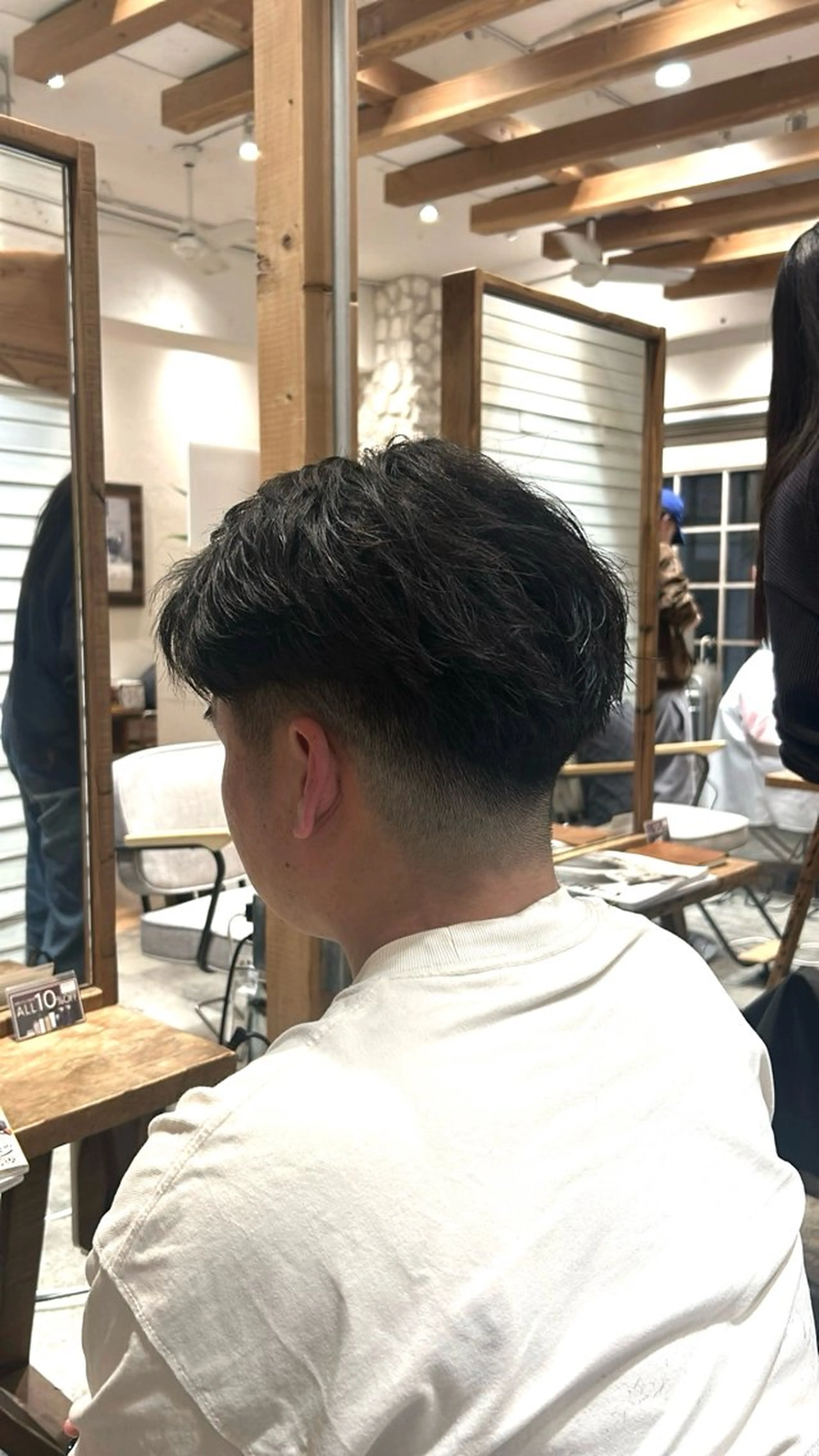 メンズ 刈り上げ カット 三浦 翔太のヘアスタイル