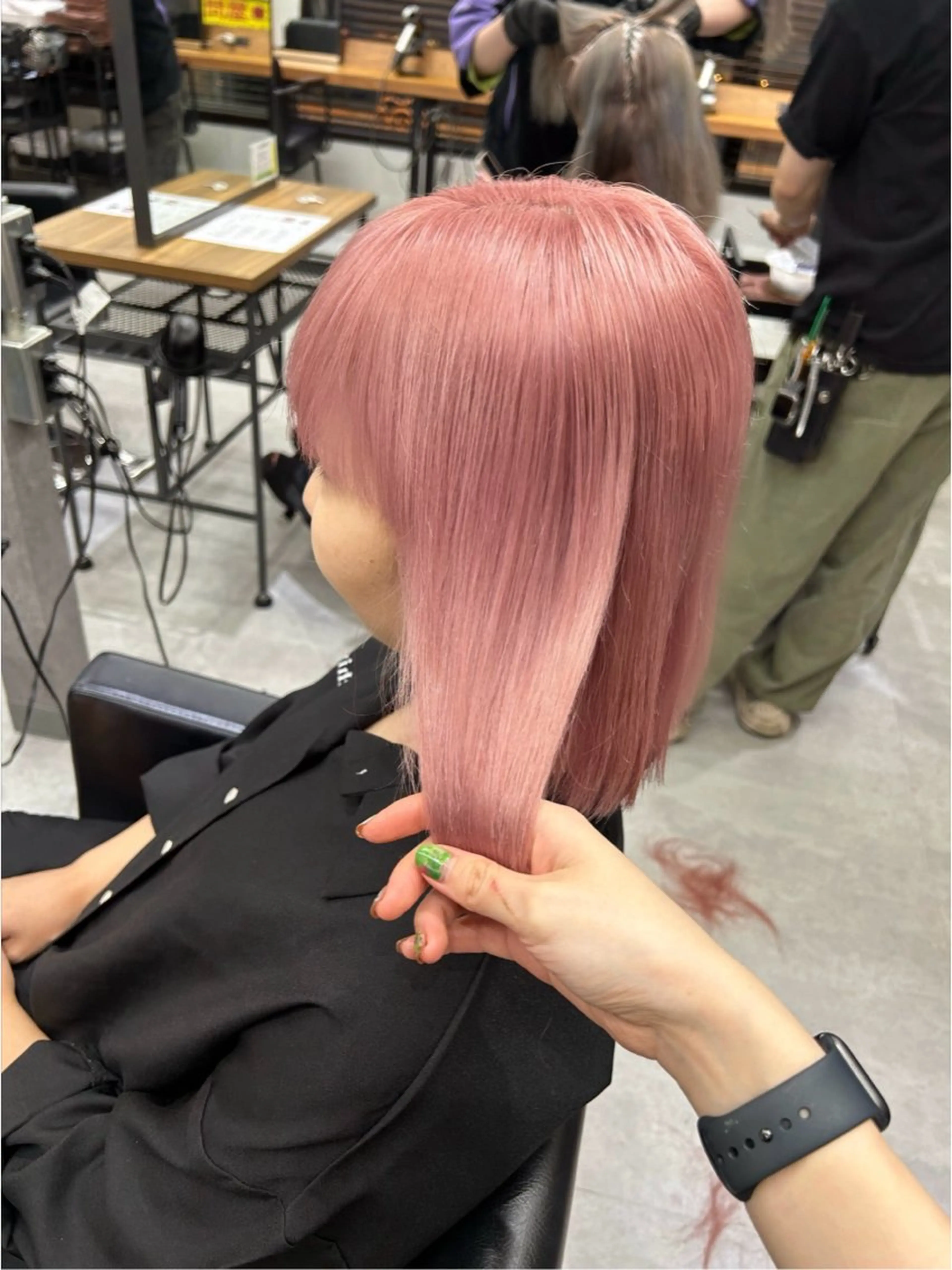 ショート カラー ベージュカラー ブリーチ ピンクカラー ピンクベージュ ENA💗ハイトーン /エクステ💗のヘアスタイル