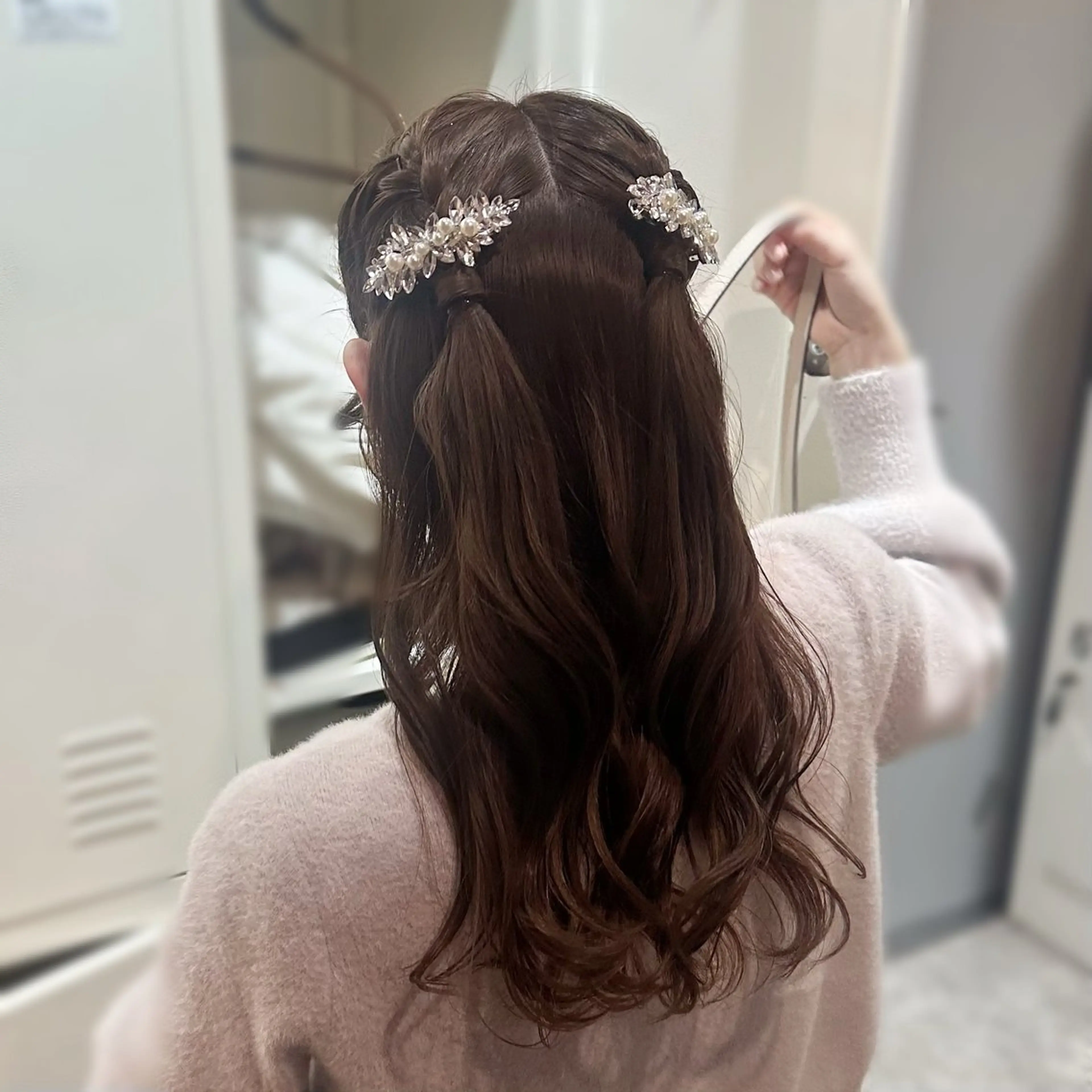 セミロング カラー ヘアアレンジ ハーフアップ 結婚式・ブライダル ヘアセット ✨髪質改善💖 縮毛矯正💖mihoのヘアスタイル